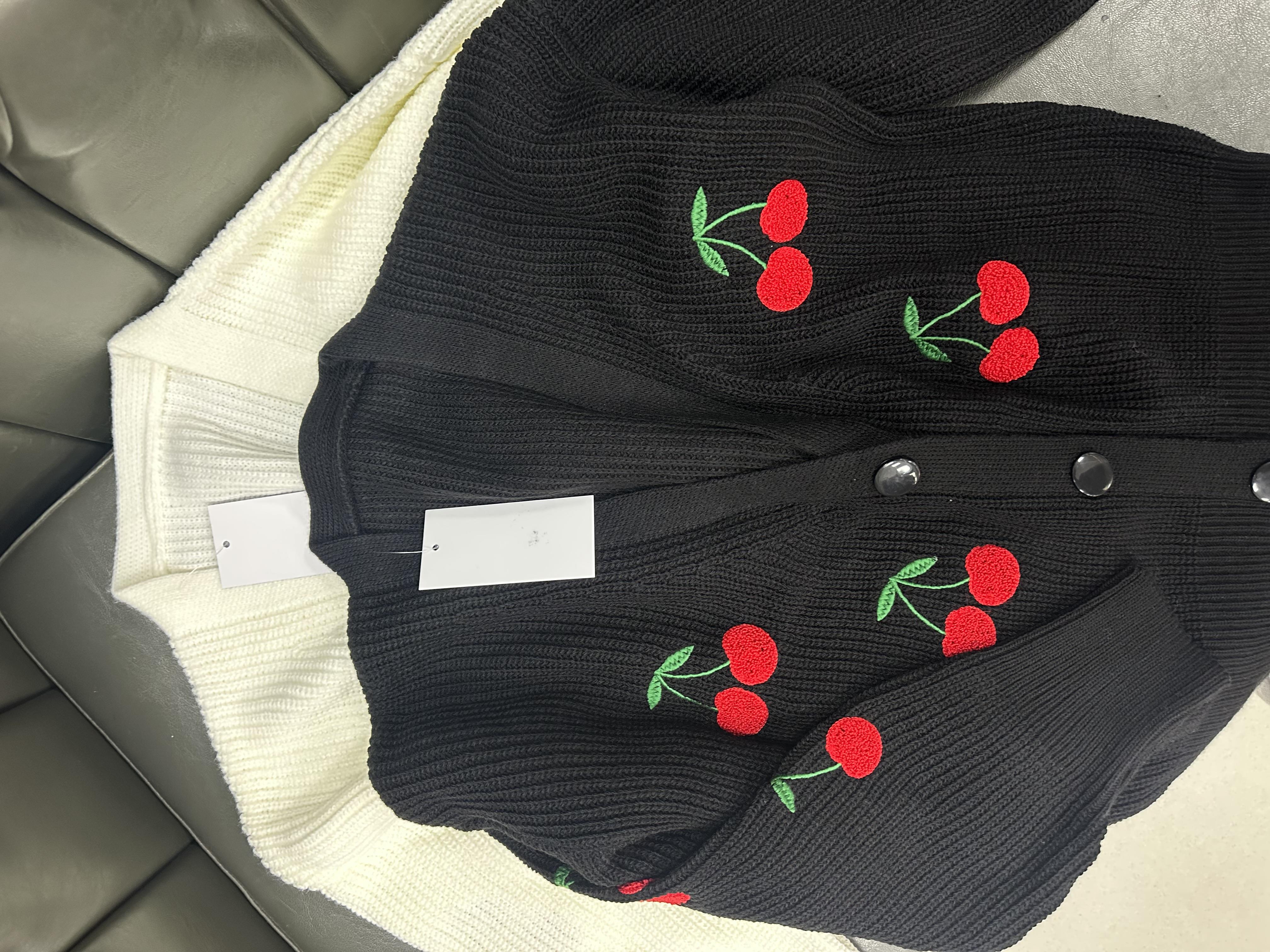 3D SİYAH KİRAZ TRİKO HIRKA | Finechange.co