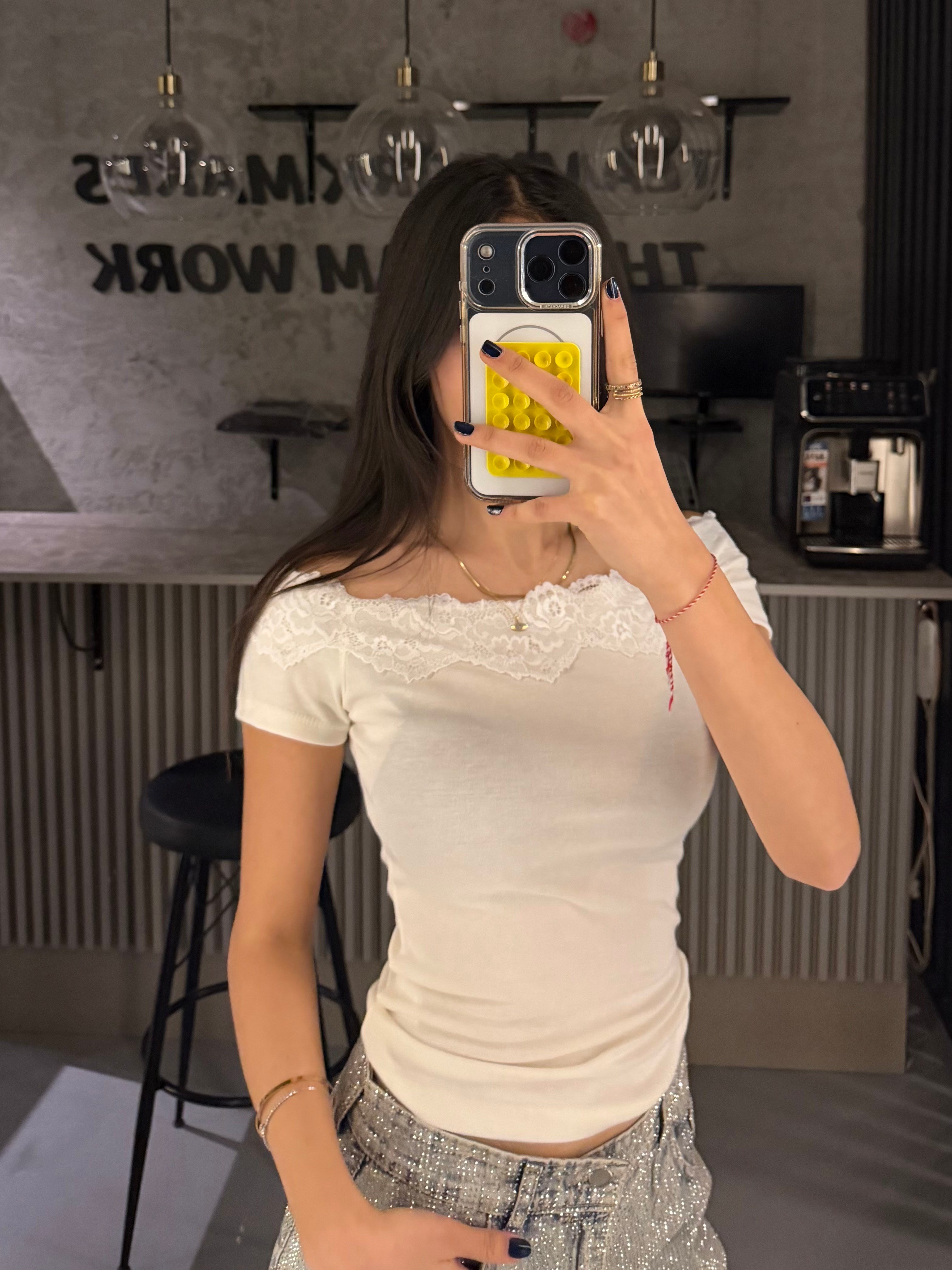 BEYAZ KISA KOL DANTEL BODY