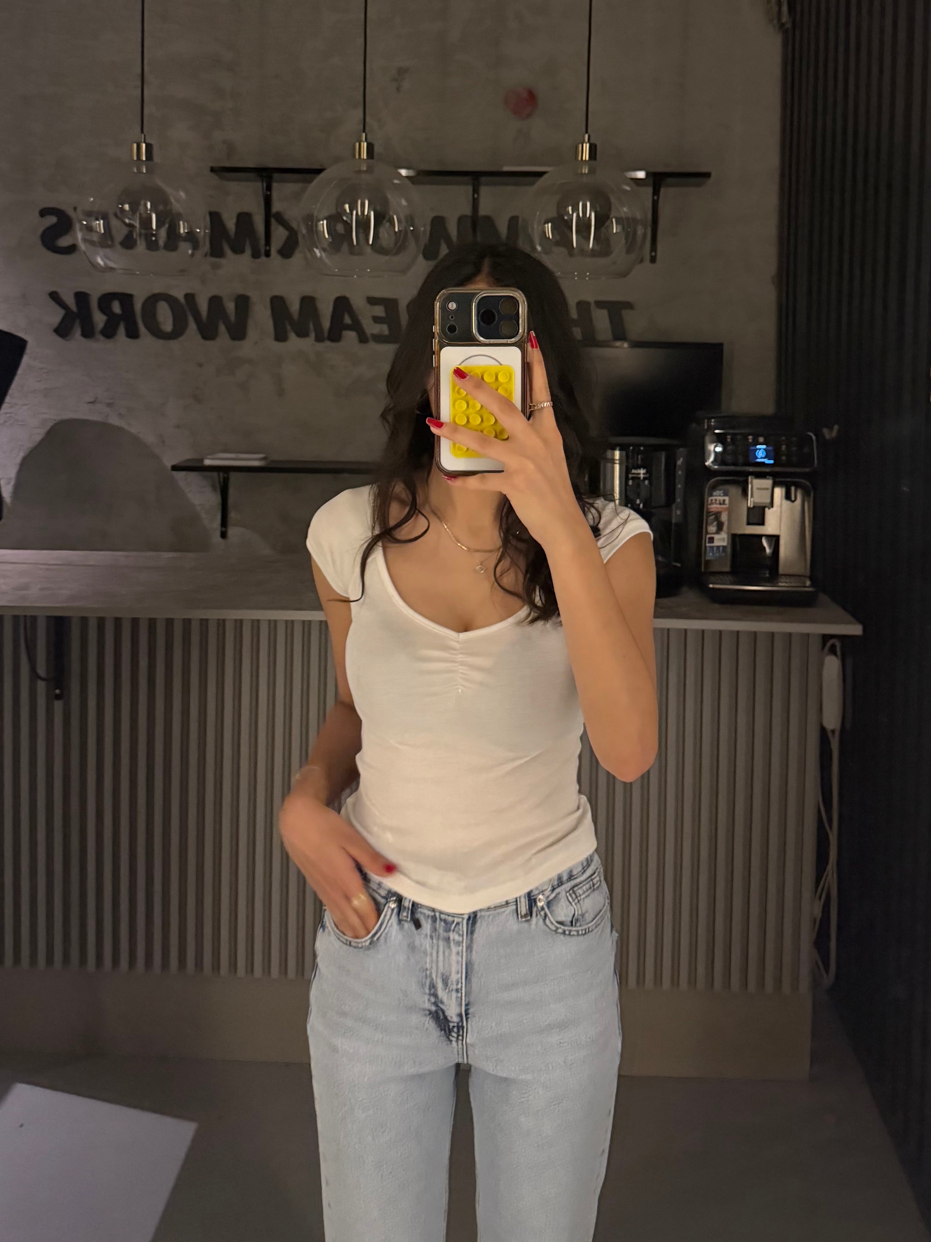 BEYAZ KISA KOL ÖN BÜZGÜLÜ BODY