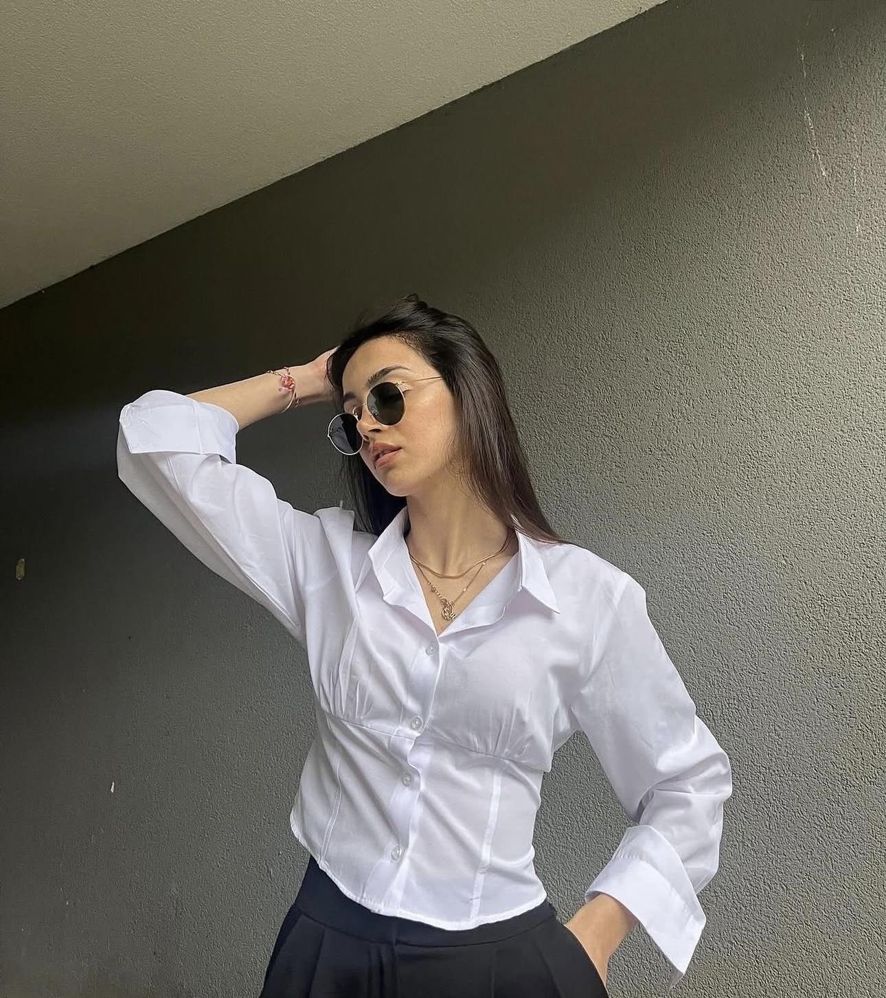 BEYAZ KORSELİ GÖMLEK