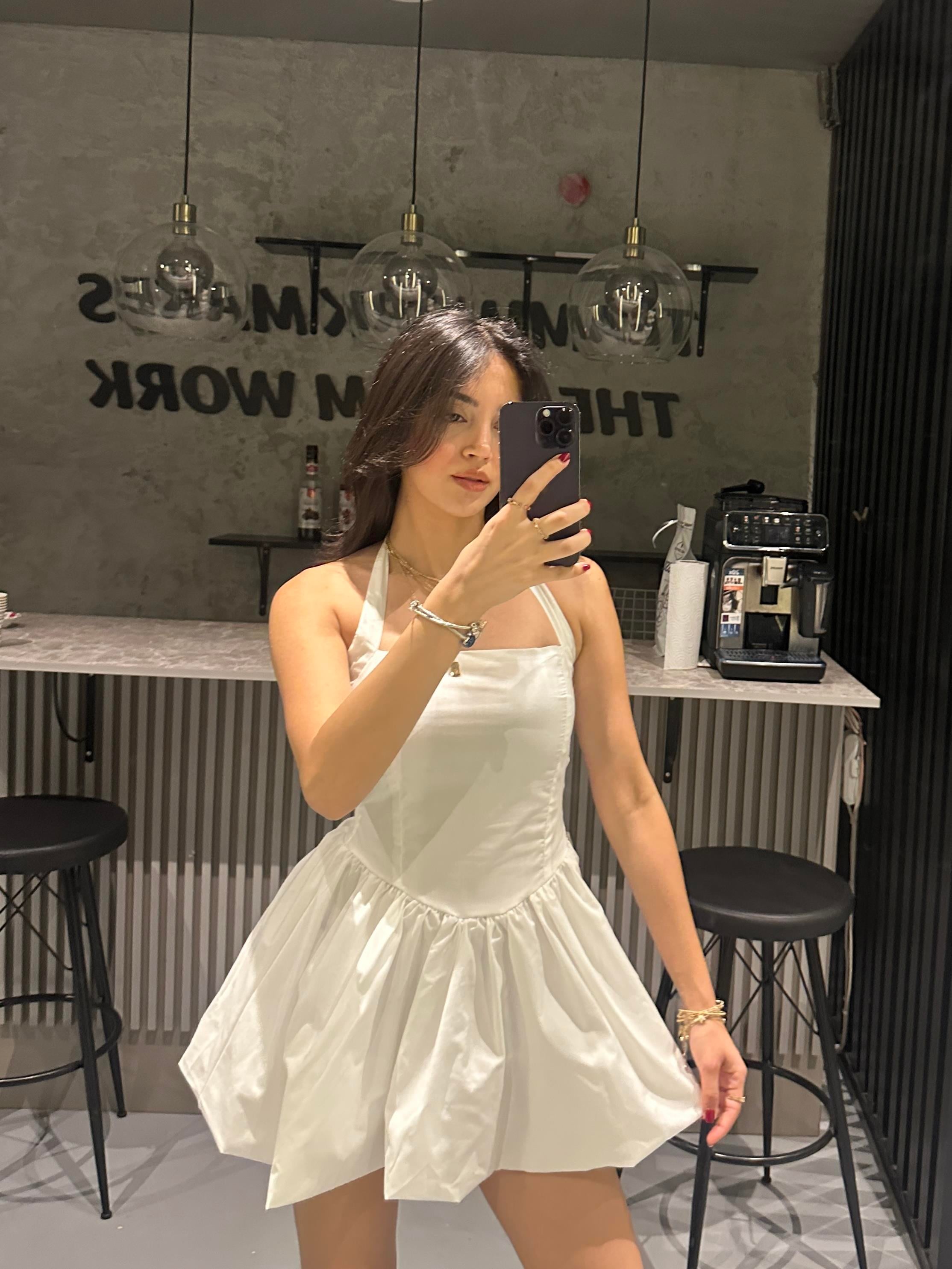 BEYAZ MİNİ BOYUN BAĞLAMALI SIRT DETAY ASTARLI BALON ELBİSE