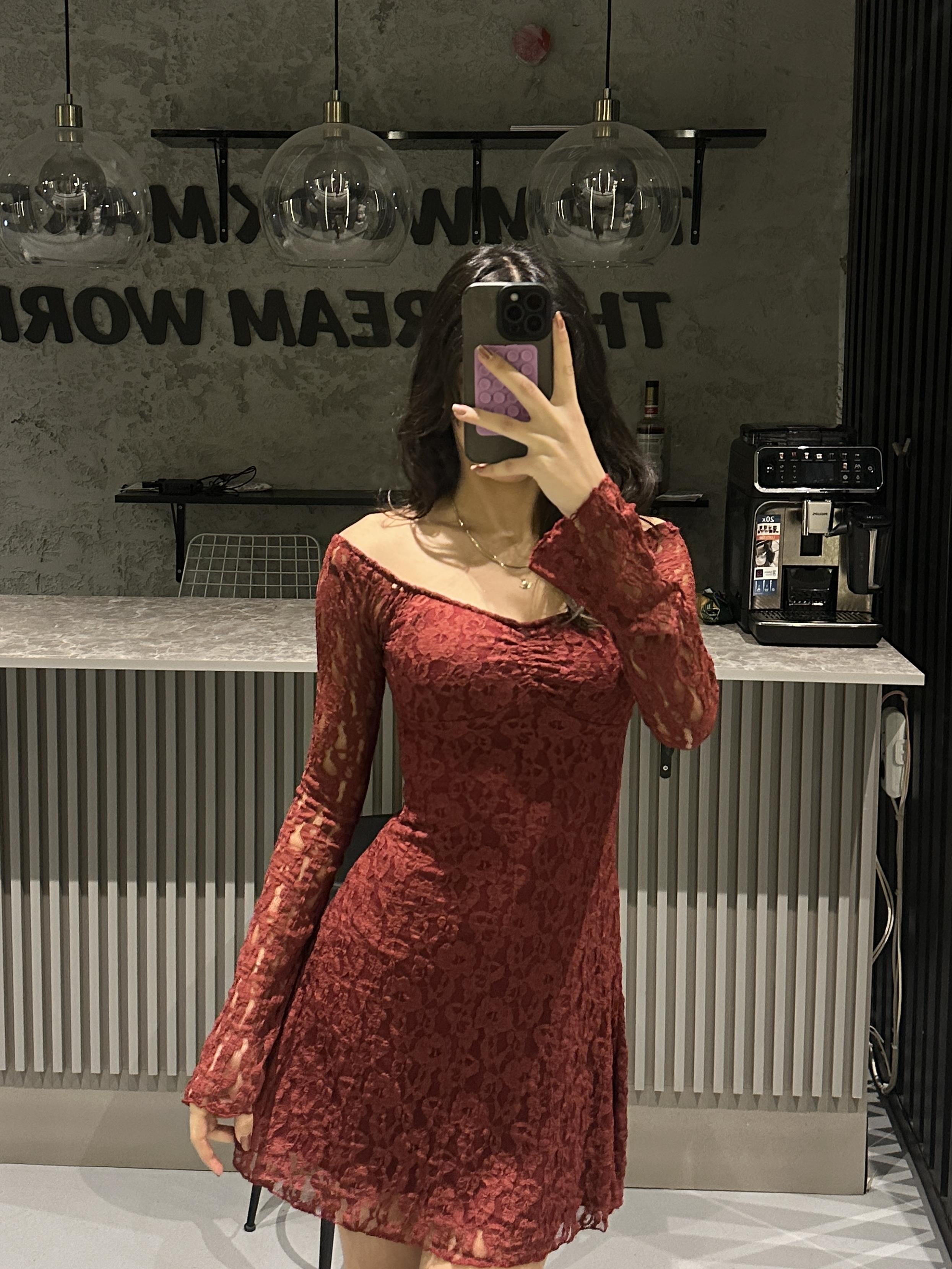 BORDO DANTELLİ GÖĞÜS DETAY ELBİSE