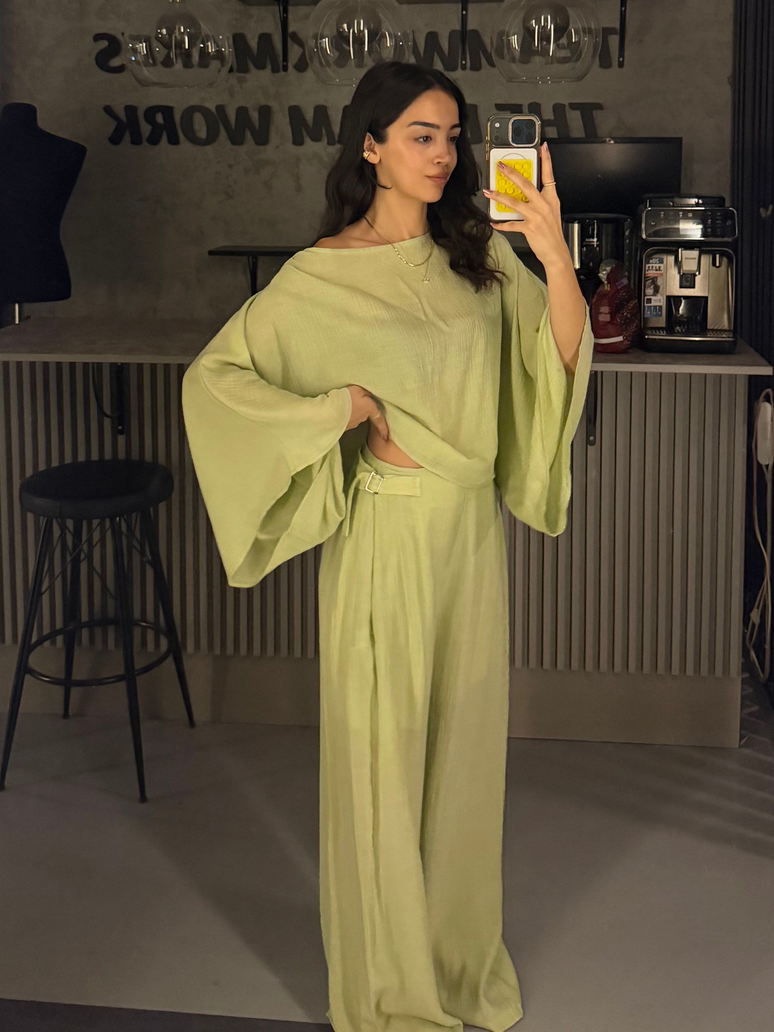 FISTIK YEŞİLİ PELERİN BLUZ PANTOLON TAKIM
