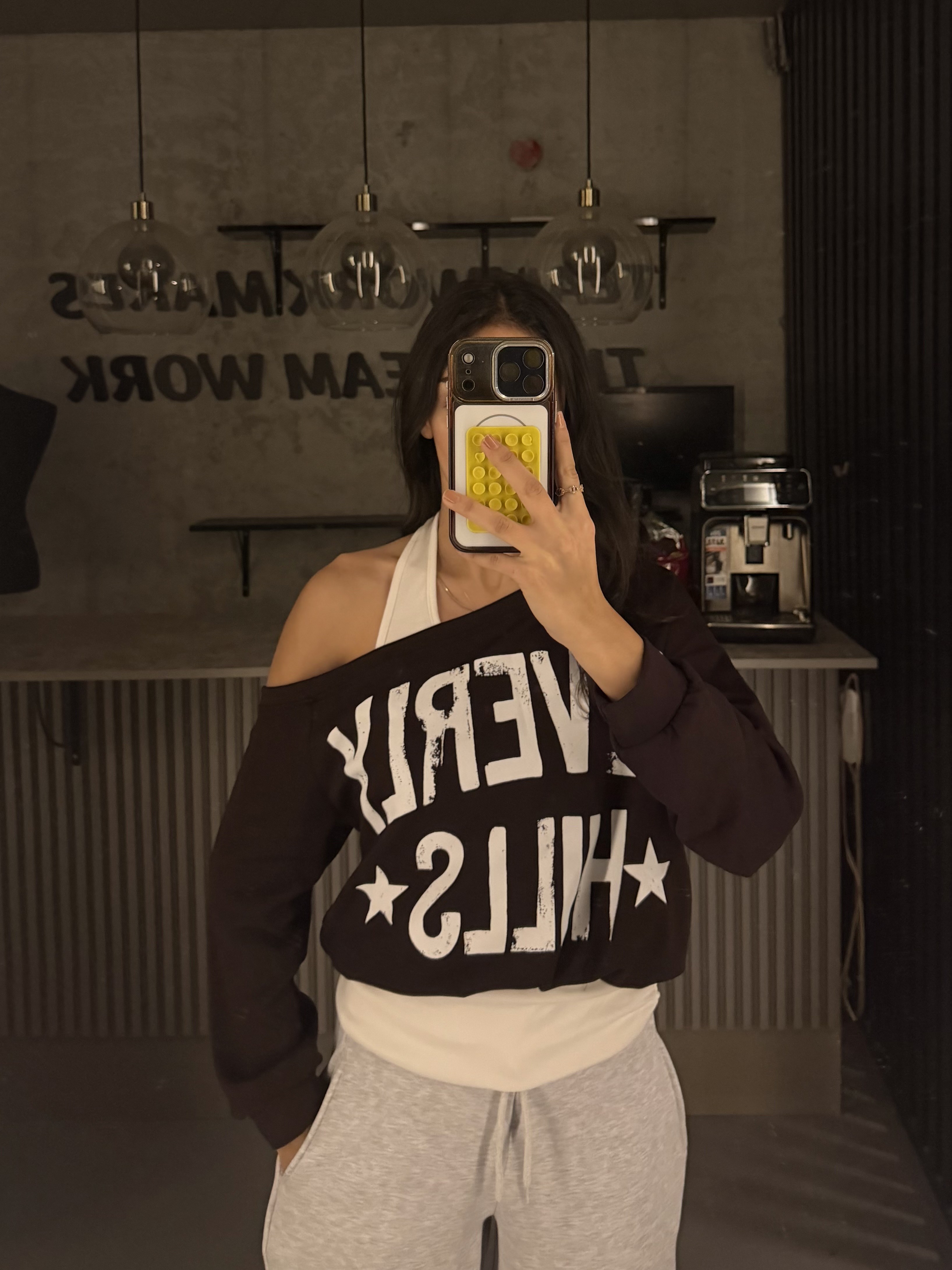 KAHVE BASKILI ATLETLİ TİŞÖRT