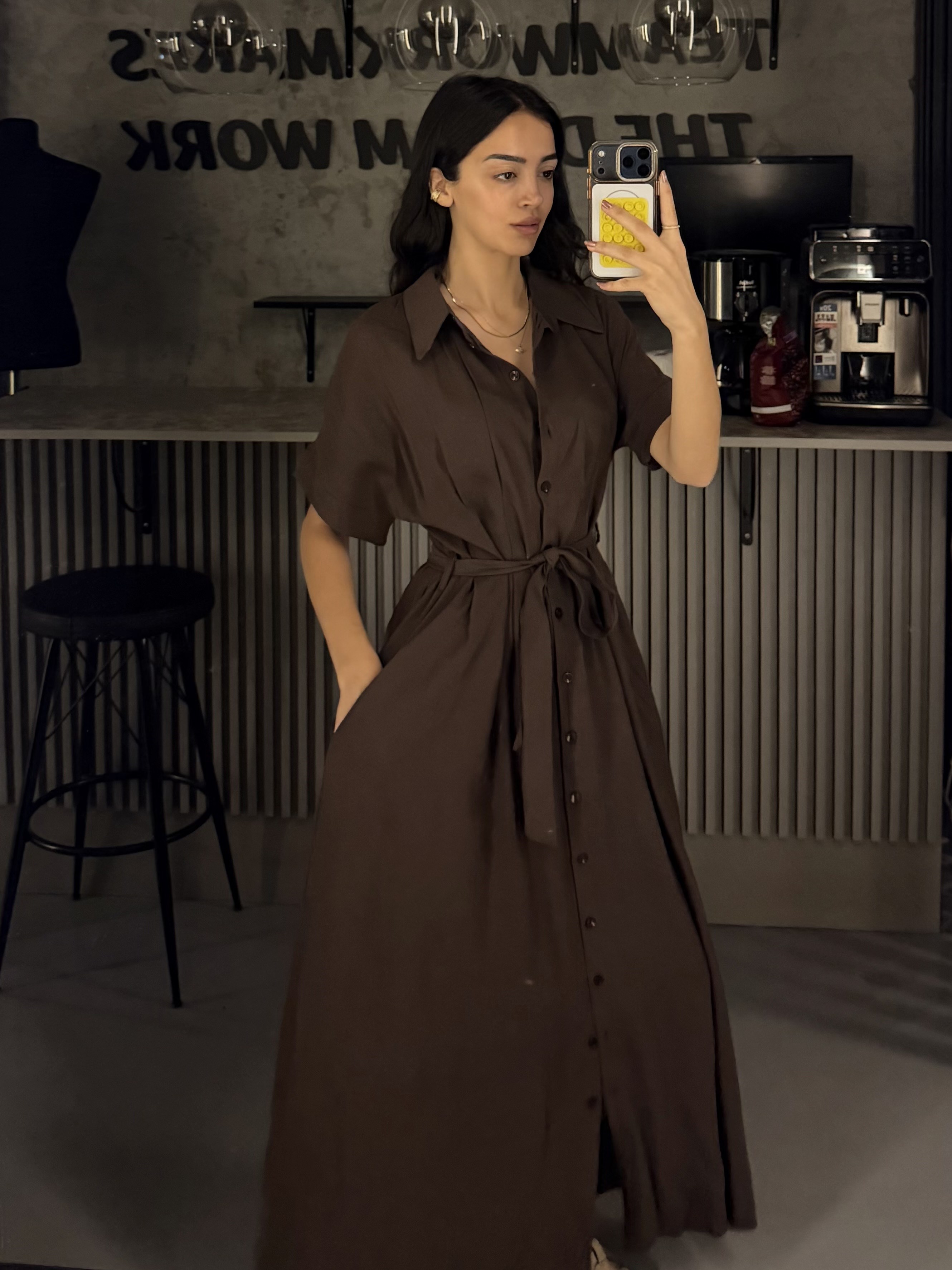 KAHVE DÜĞMELİ BEL DETAY MAXİ BOY ELBİSE 