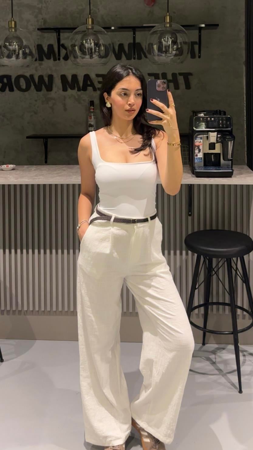 KARE YAKA BEYAZ BODYSUIT