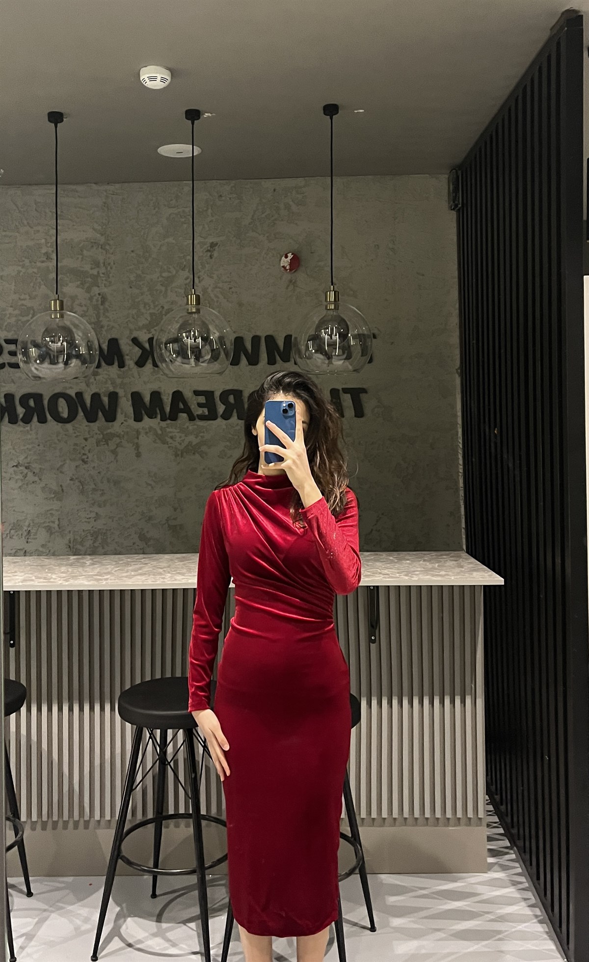 Kırmızı uzun kadife elbise | Finechange.co