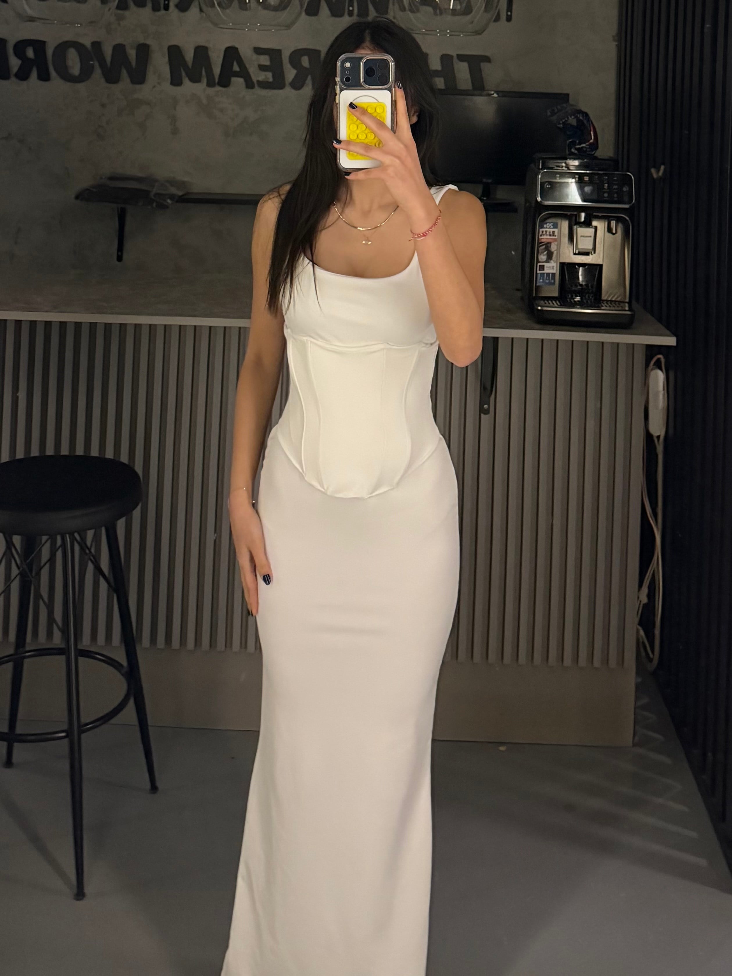KORSELİ BEYAZ ELBİSE 