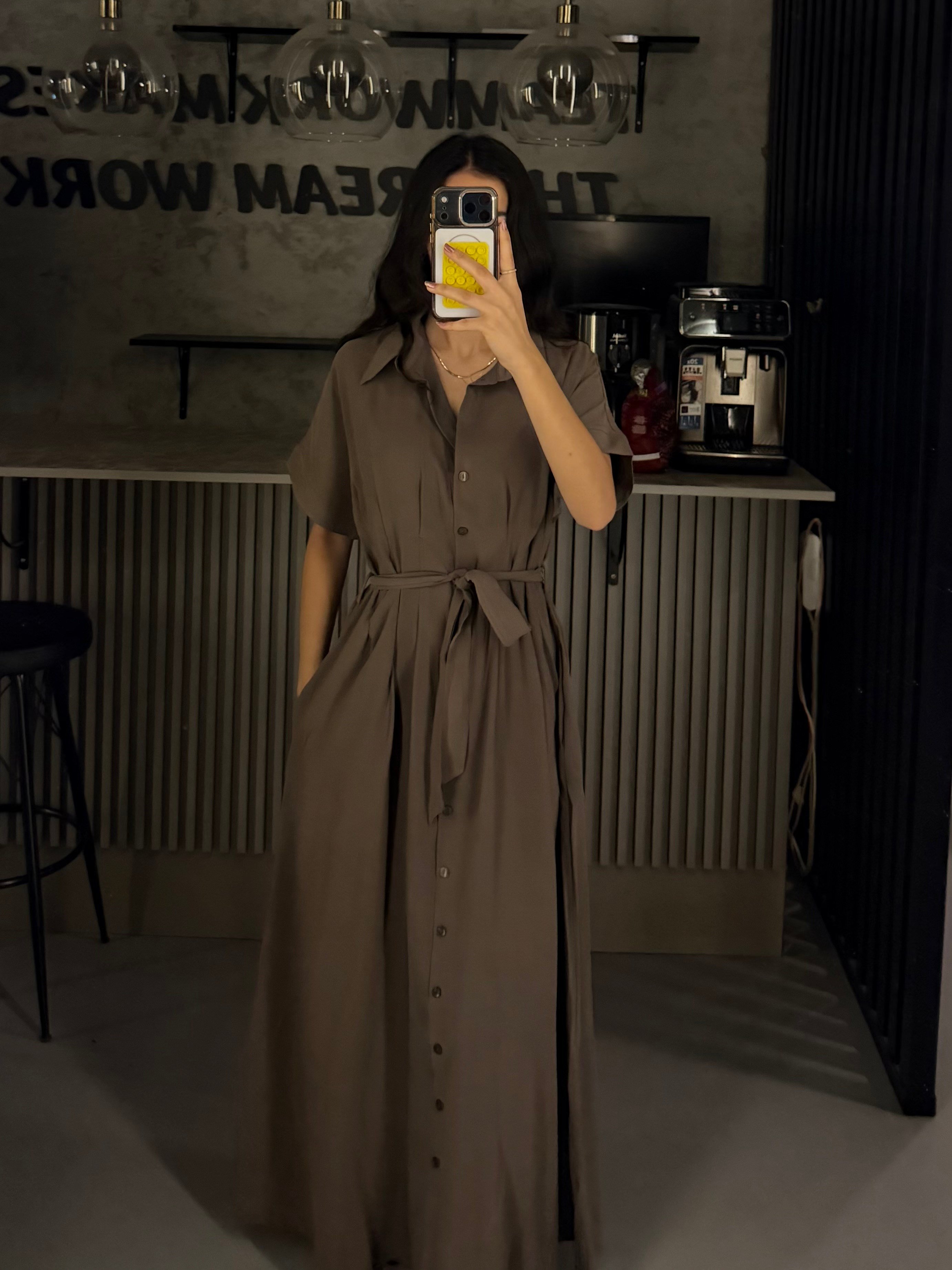 MOCHA DÜĞMELİ BEL DETAY MAXİ BOY ELBİSE 