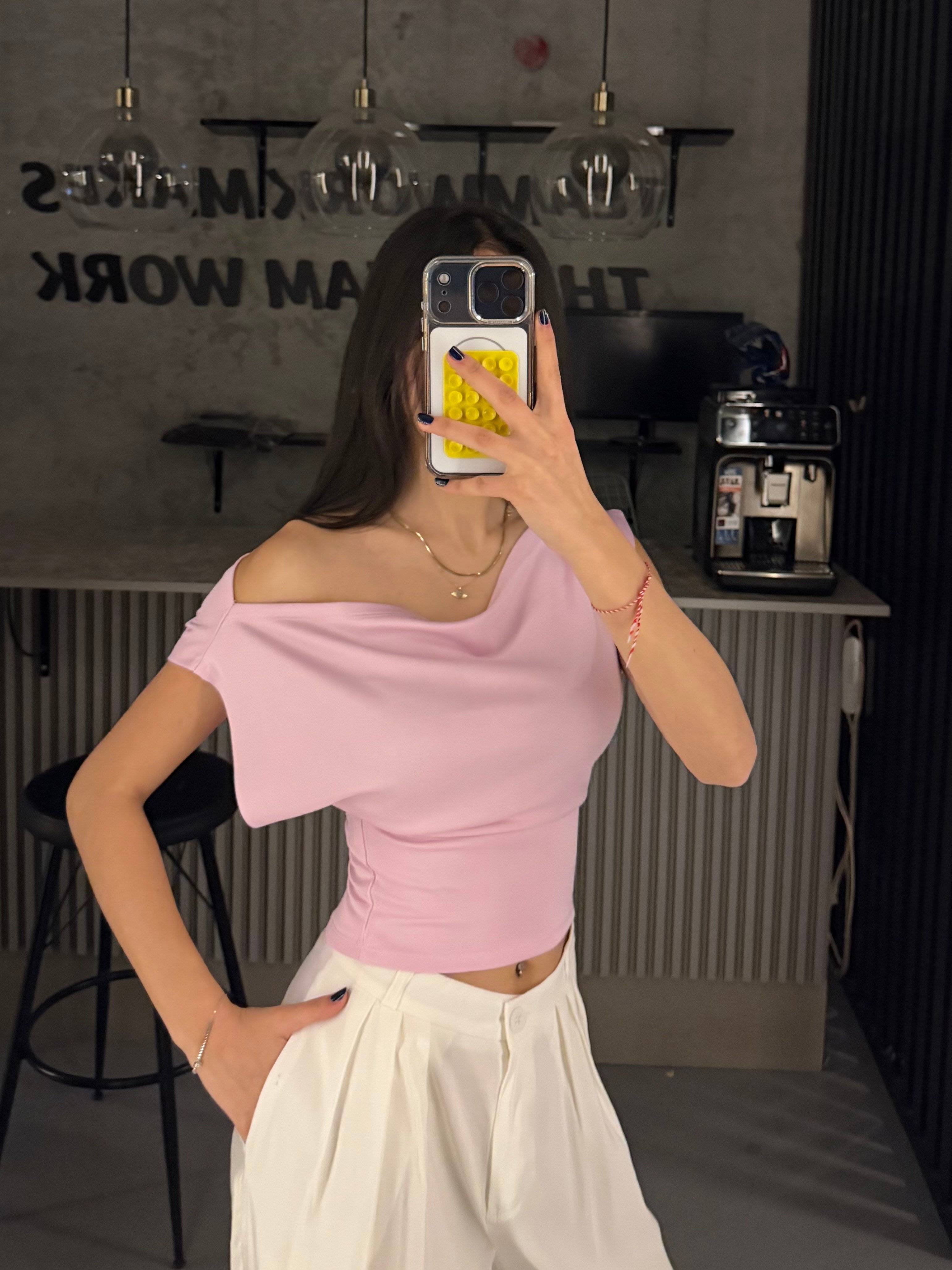PEMBE BEL KORSELİ KAYIK YAKA BLUZ