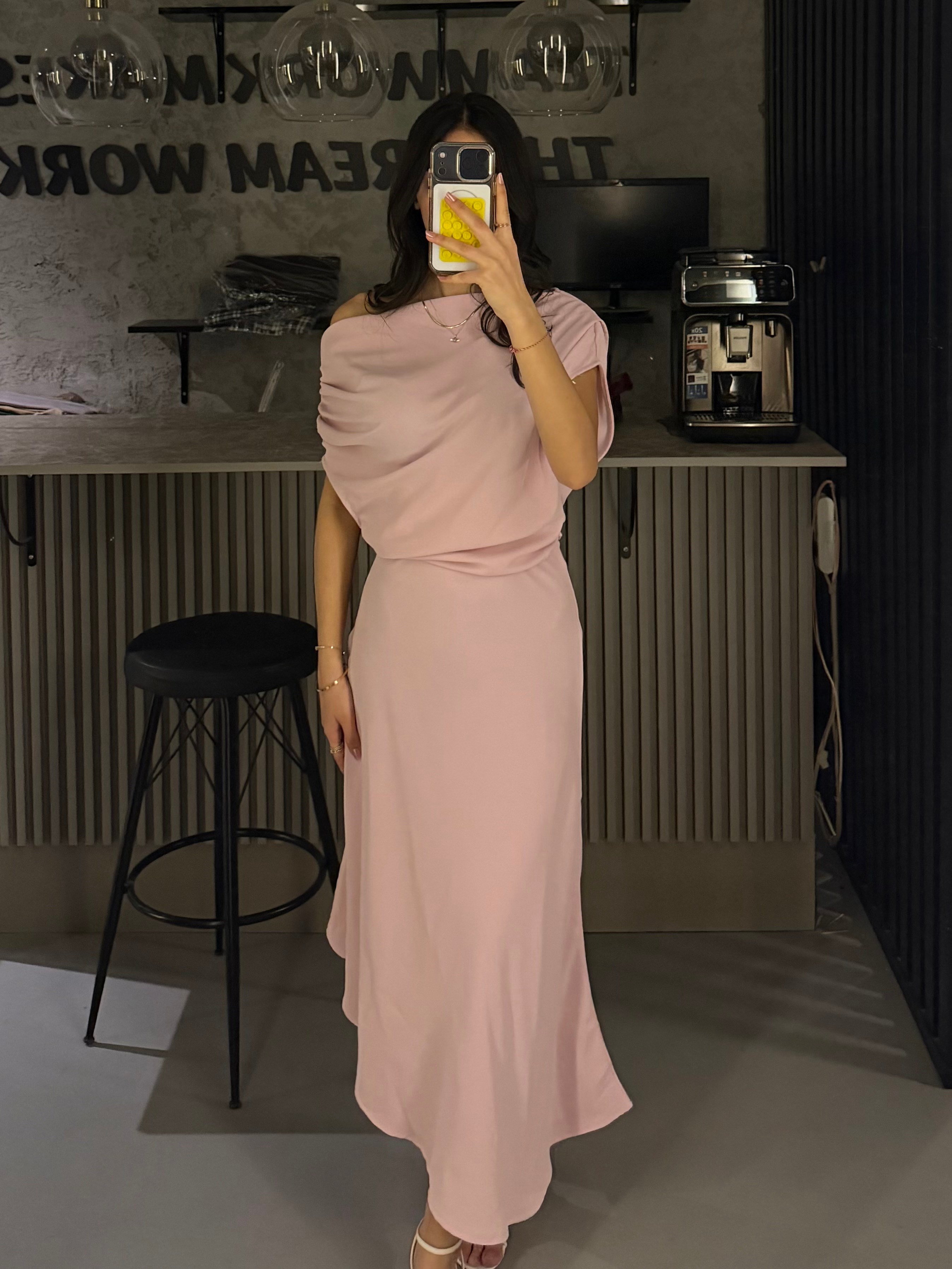 PEMBE MNG ASİMETRİK CREP ELBİSE