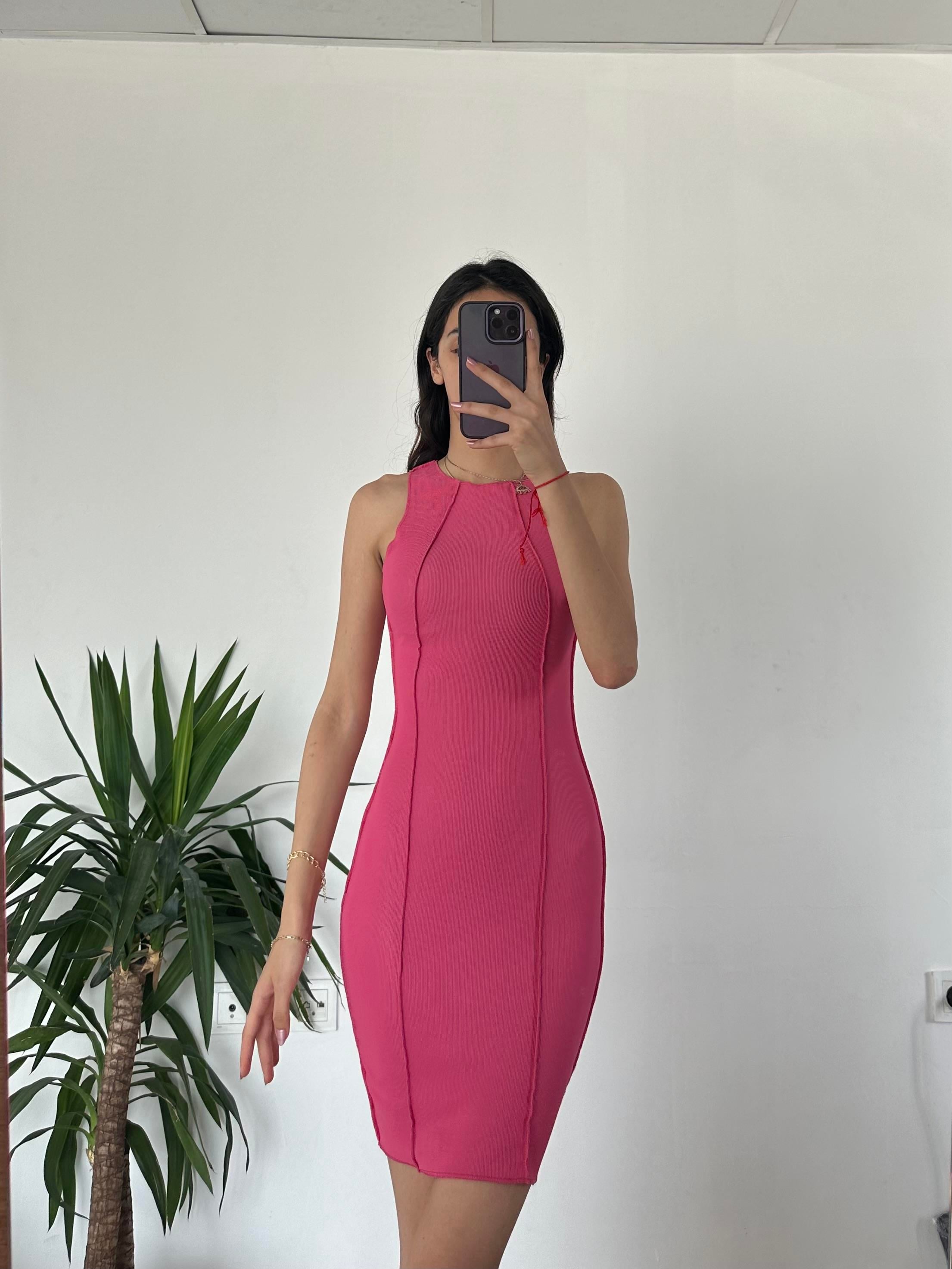 PEMBE TERS DİKİŞ 0 KOLLU ELBİSE