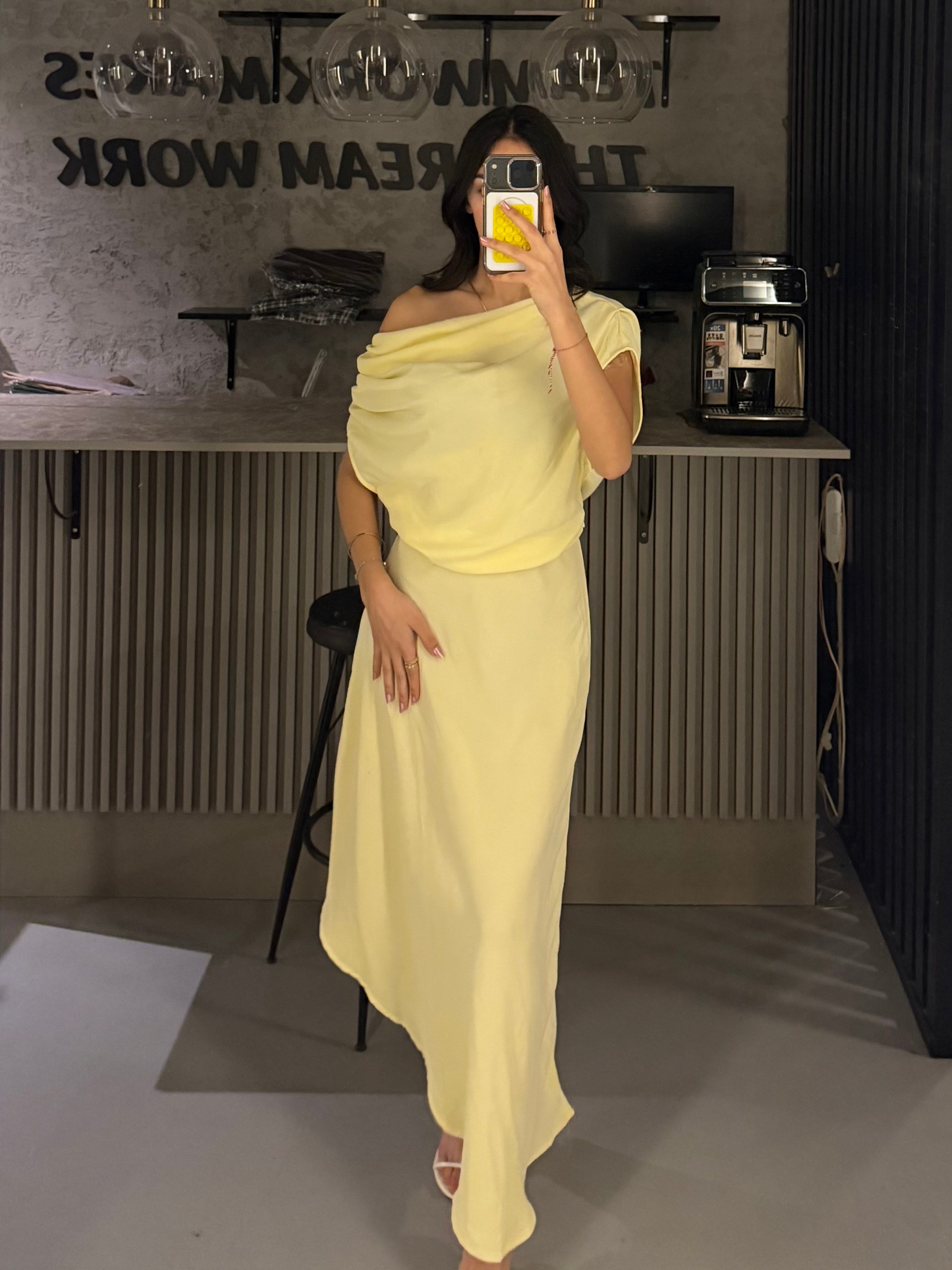 SARI MNG ASİMETRİK CREP ELBİSE
