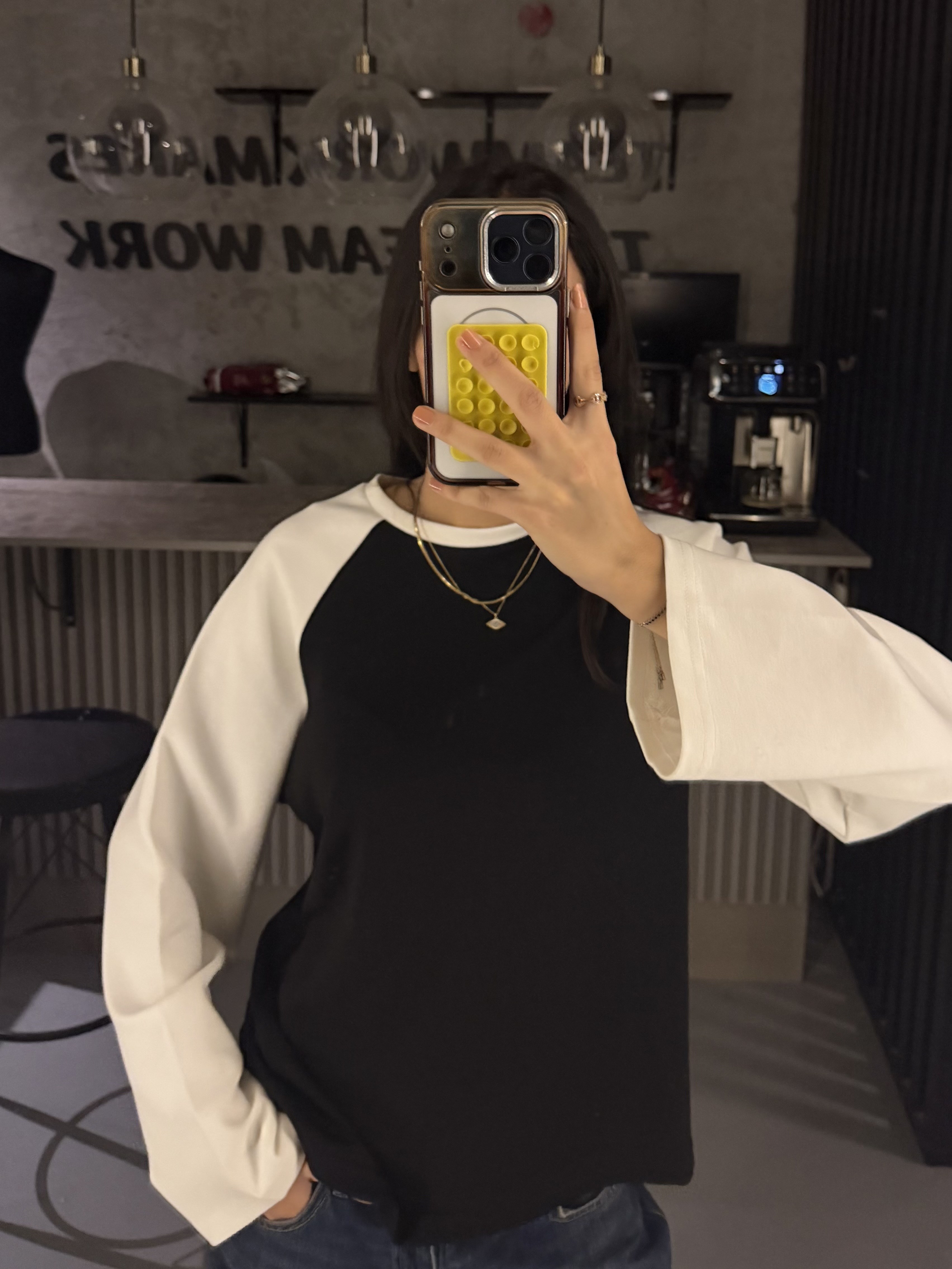 TERS SİYAH REGLAM KOL SWEATER