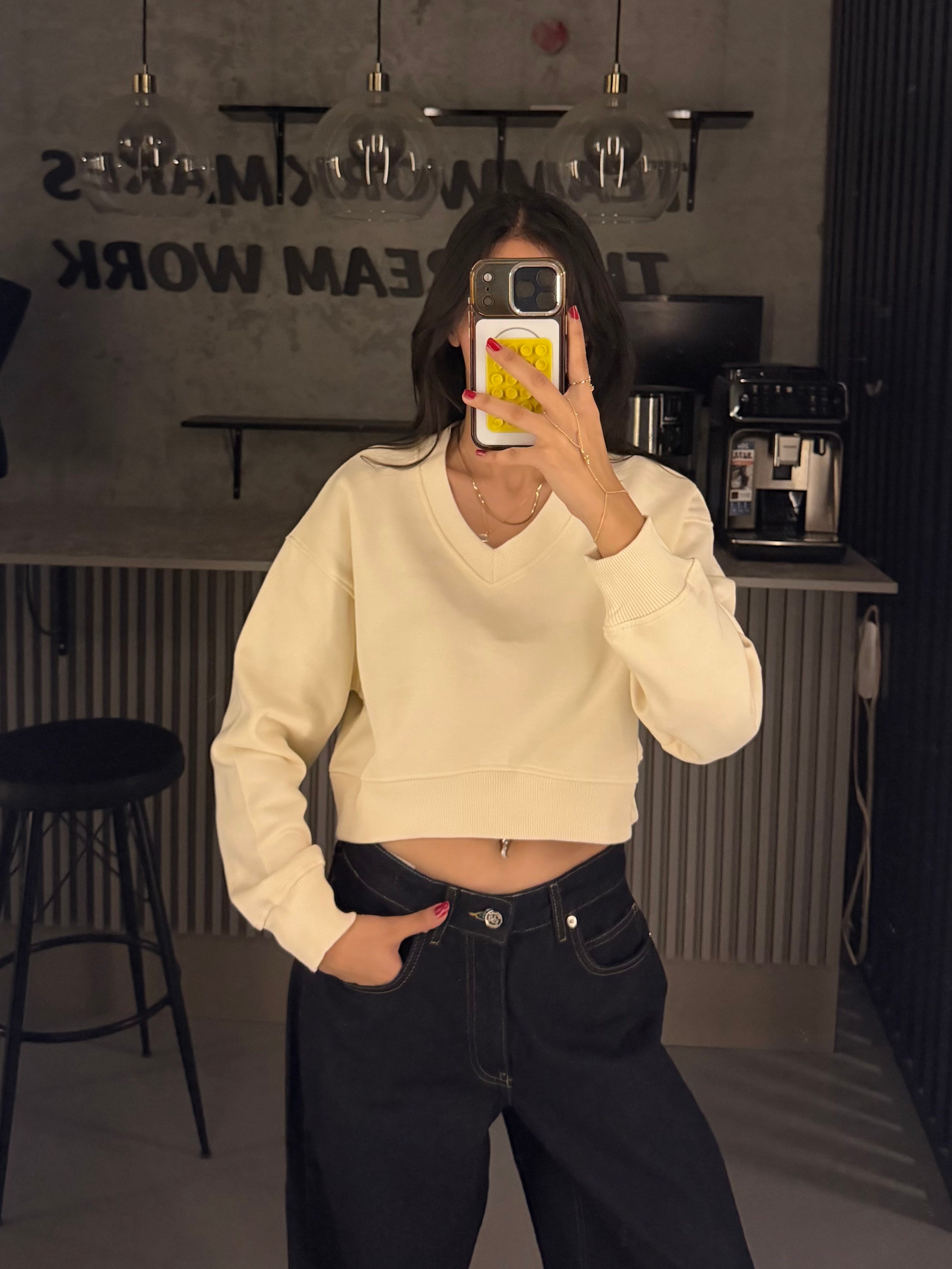 V YAKA MUADİL SWEATSHIRT