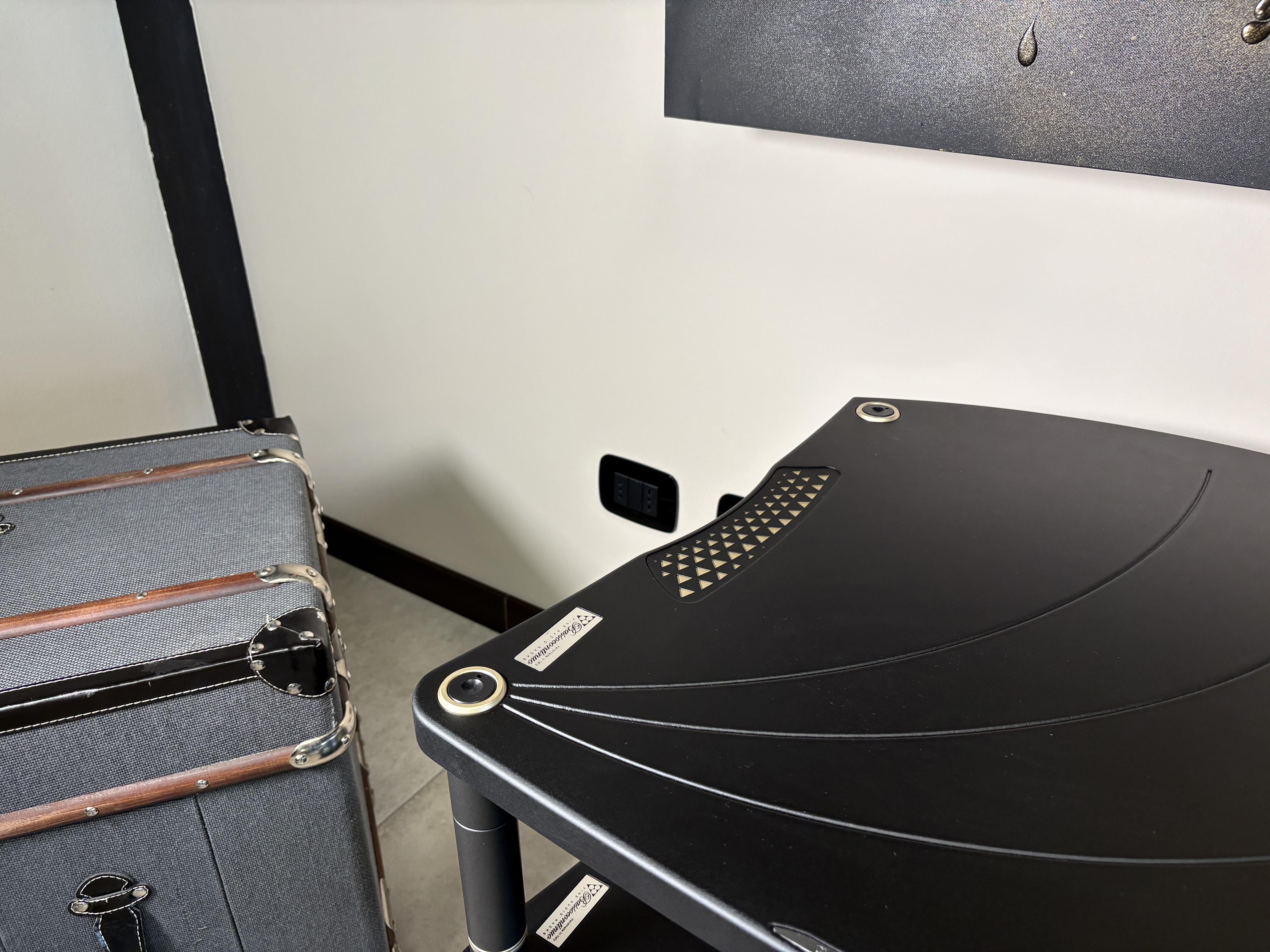 BASSOCONTINUO  Classic Line Lyra XL4 2.1 Accuphase Edition Hifi Sehpa