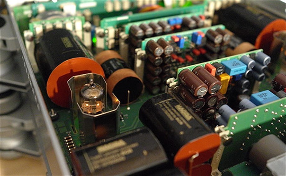 NAGRA HD PREAMPLİFİKATÖR