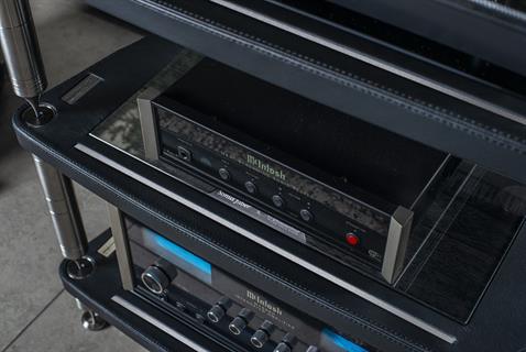  B BY BASSOCONTINUO  ACCORDEON XL4 2.1 Mcintosh Edition Hifi Sehpa