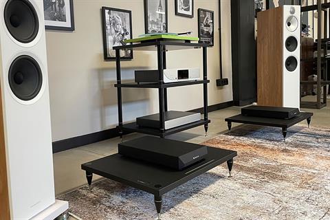 BASSOCONTINUO ESSENZA  Genesis Line Quark Mono Hifi Sehpa