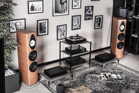 BASSOCONTINUO ESSENZA  Vanguard Line Proxima Mono  Hifi Sehpa