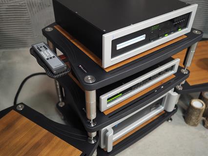 BASSOCONTINUO  Reference Line Maxi Ghironda  2.1 AV Hifi Sehpa