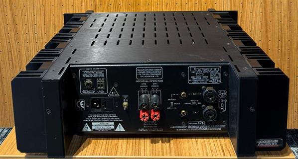 Bryston 4B ST Power Amplifikatör