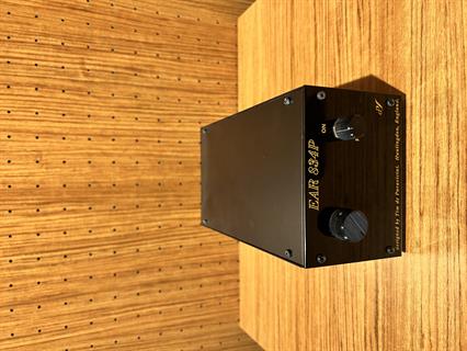 EAR 834 P  Lambalı Pikap Preamplifikatörü