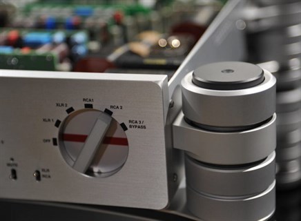 NAGRA HD PREAMPLİFİKATÖR
