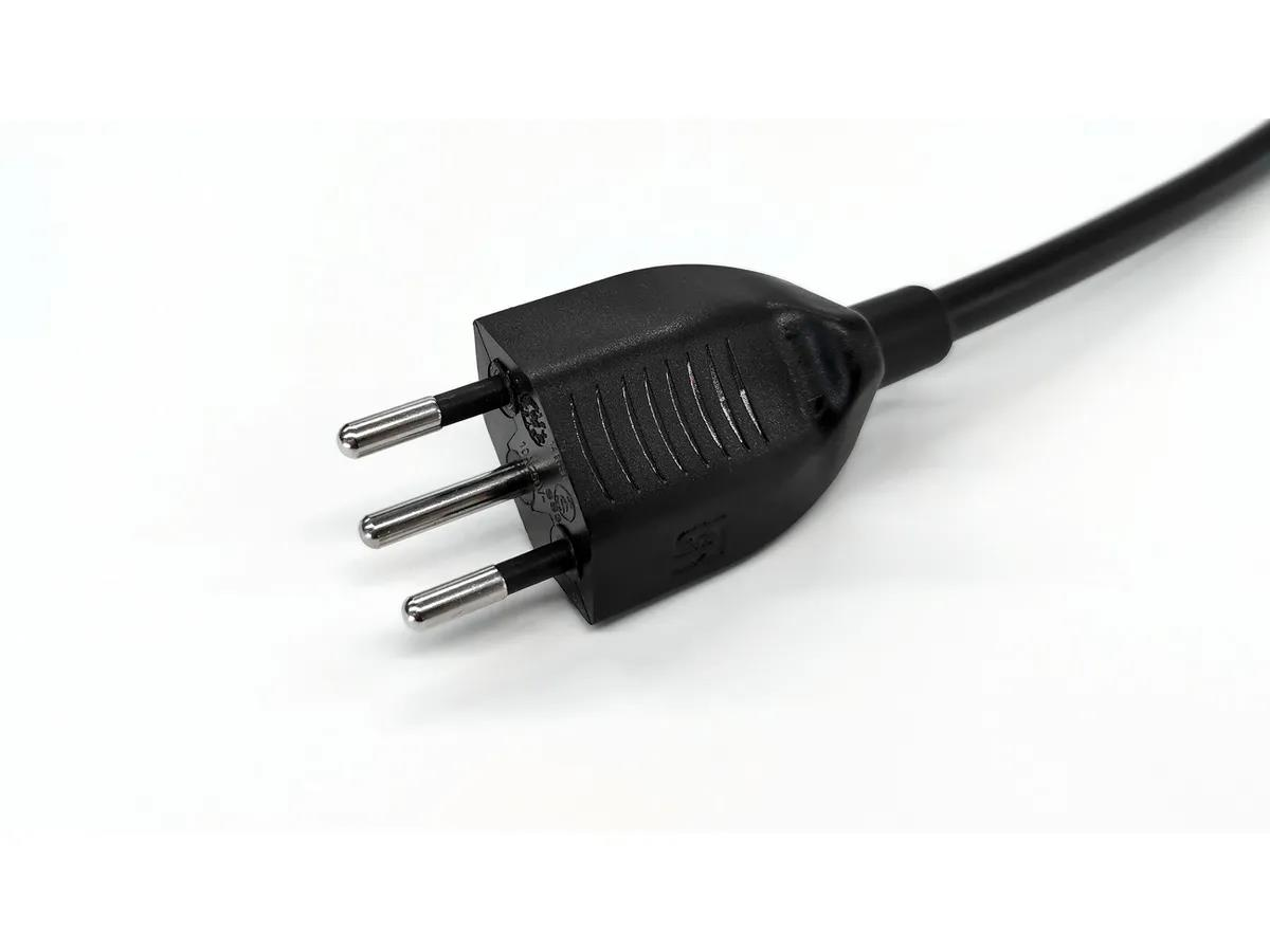 SMEG Tam Otomatik Beyaz Kahve Makinesi BCC12WHMEU