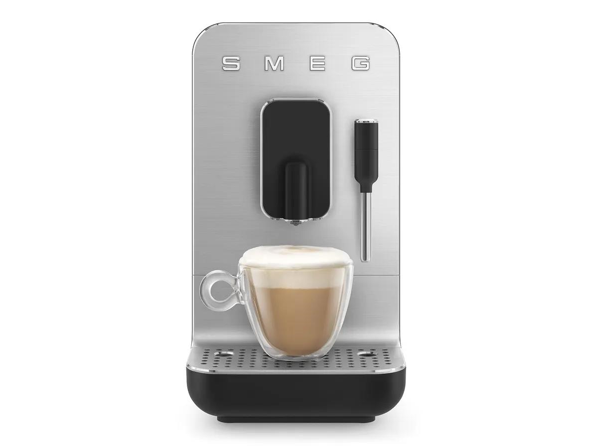SMEG Tam Otomatik Siyah Kahve Makinesi BCC12BLMEU
