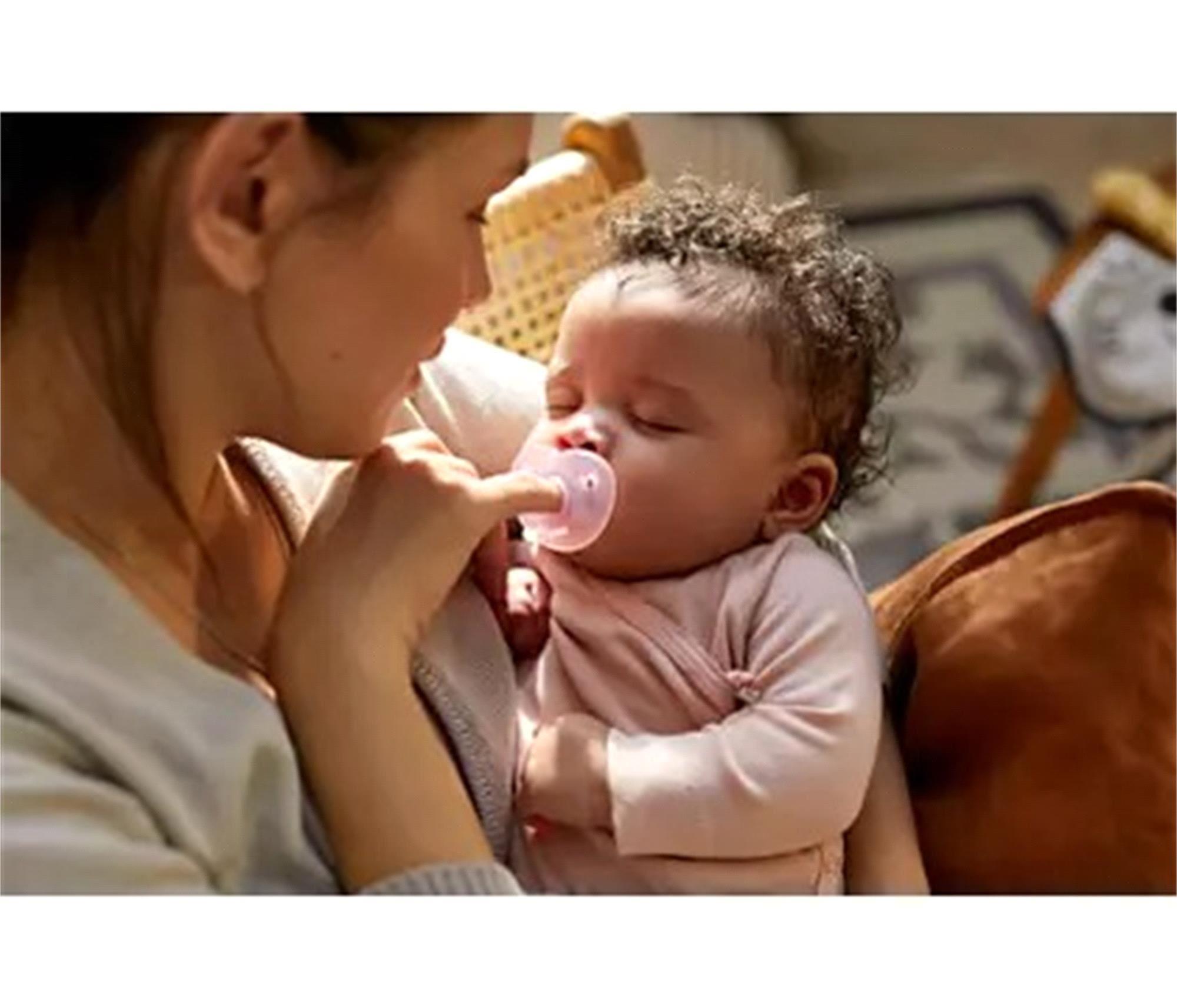 Philips Avent Kız Bebek Soothie Emzik 0-6 Ay Scf099/22