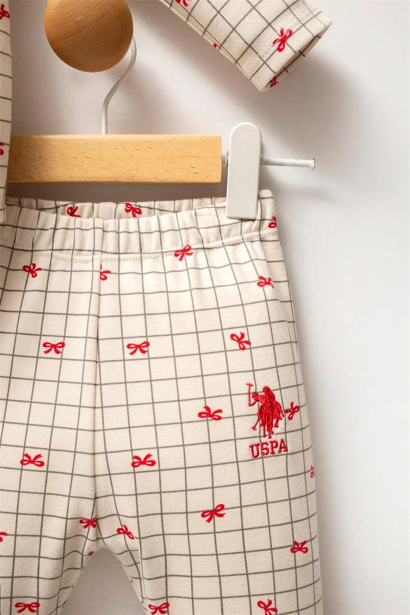 U.S. Polo Assn. Kız Bebek Pijama Takımı Bej USB2728