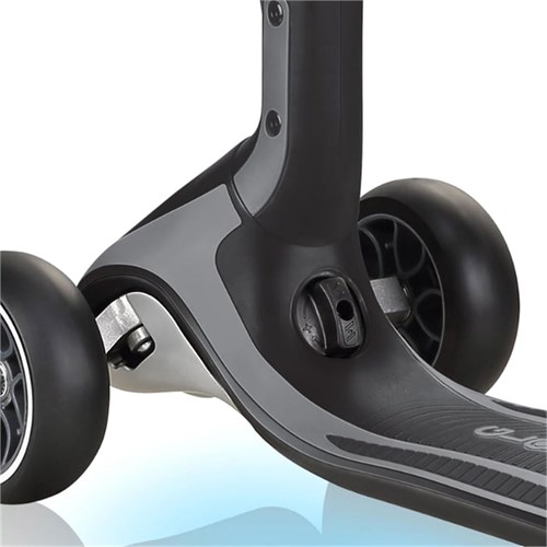 Globber Ultimum Işıklı Scooter Siyah 613-120
