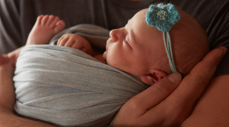 Yenidoğan Bebek Gelişimi Hafta Hafta: İlk 30 Günün Mucizevi Yolculuğunda Yanınızdayız