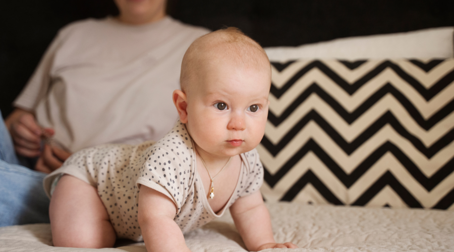 2 Aylık Bebek Gelişimi: Dünyayı Keşfeden Minik Meraklıyla Tanışın