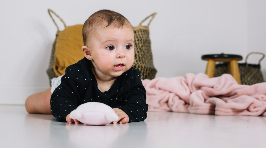 4 Aylık Bebek Gelişimi: Hareketlenen ve Dünyayı Kavrayan Minik Kaşif