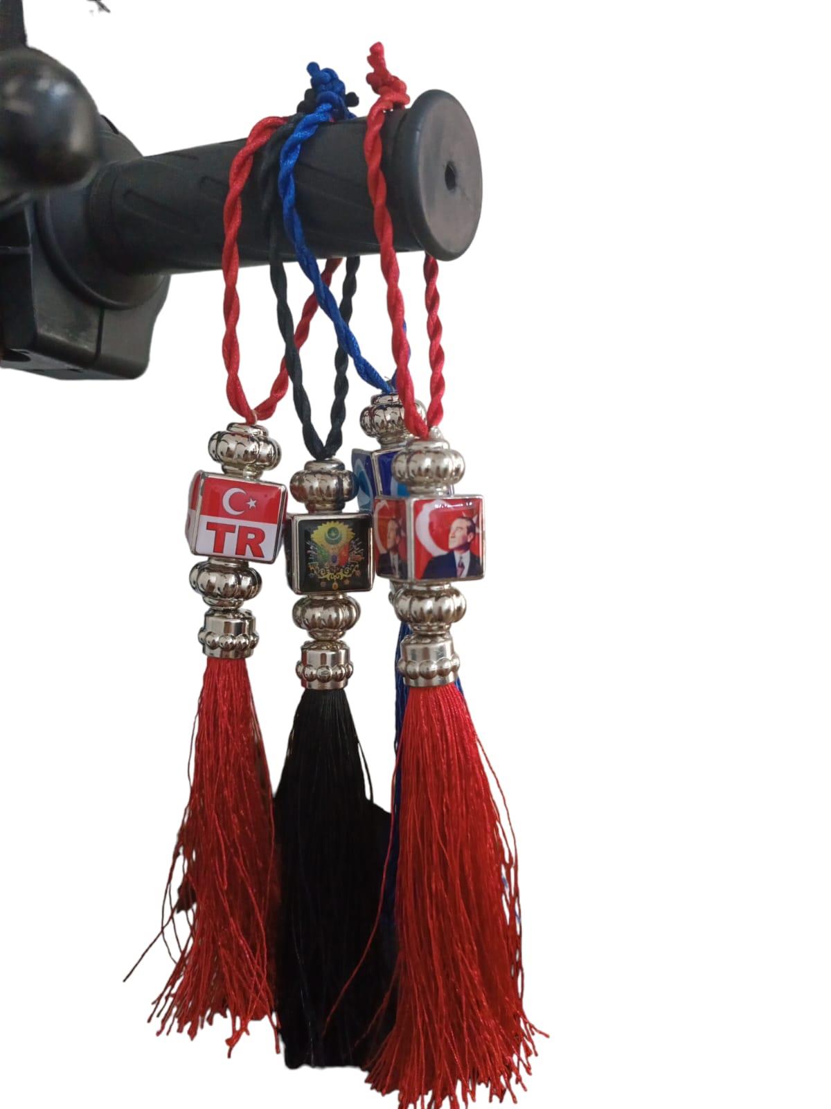 PÜSKÜLLÜ KÜP AYNA SÜSÜ KOD:PS2