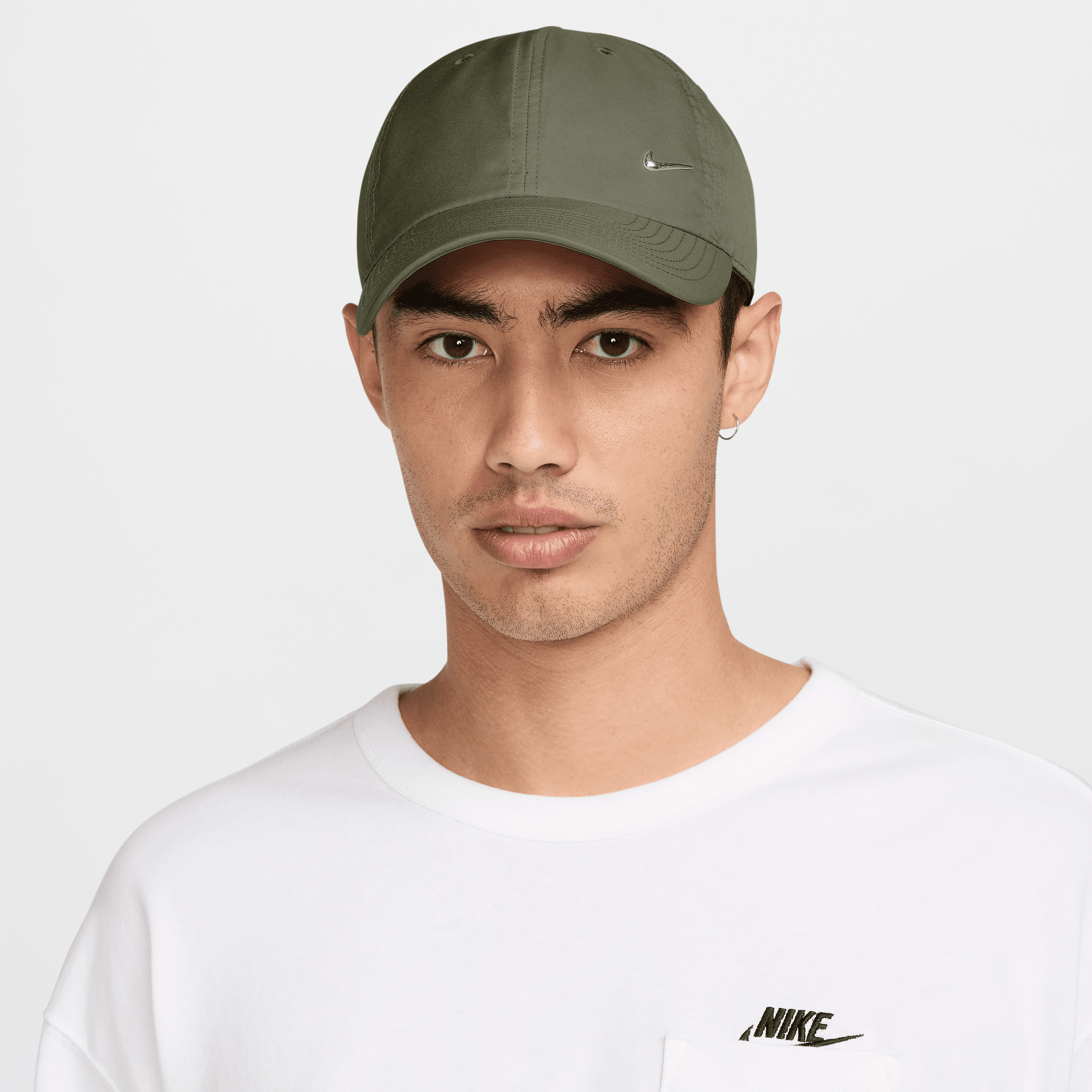 Nike Dri-FIT Club Yumuşak Metal Swoosh Şapka