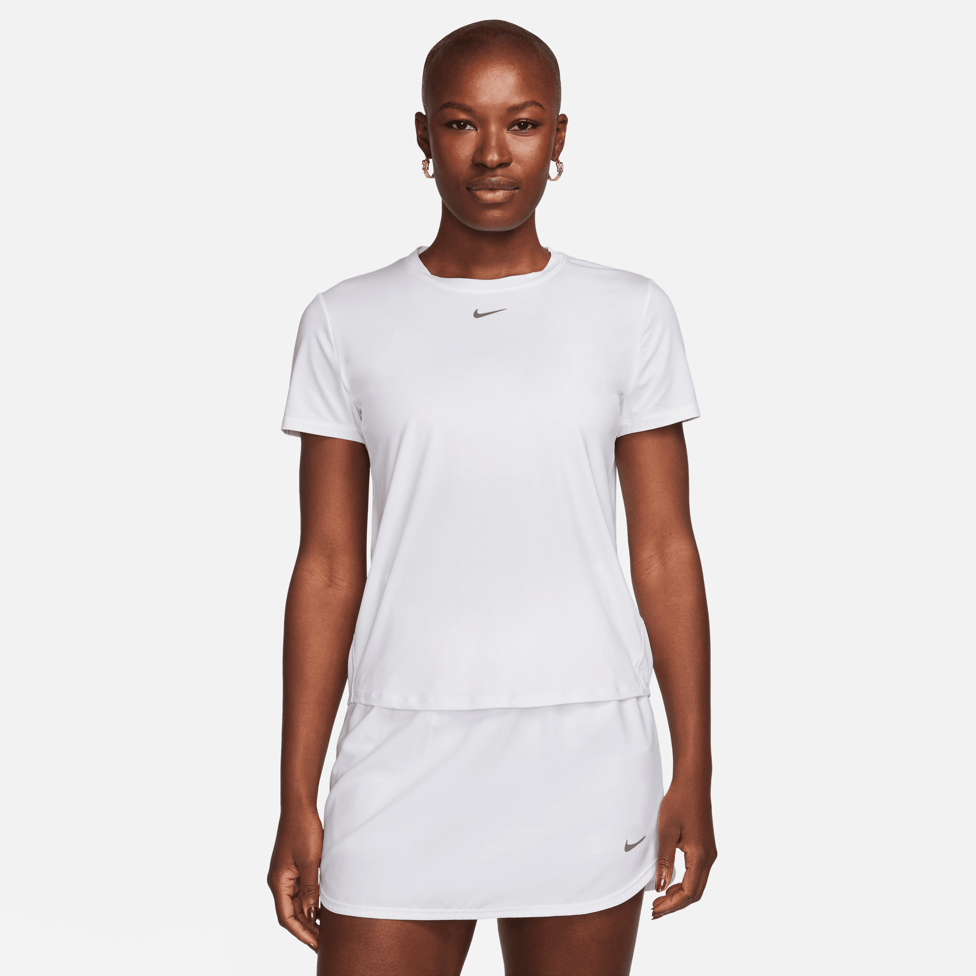 Nike One Classic Dri-FIT Kısa Kollu Kadın Üstü