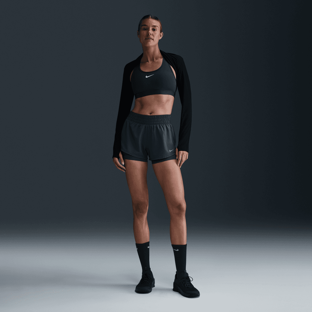 Nike One Dri-FIT Normal Belli 8 cm 2'si 1 Arada Kadın Şortu