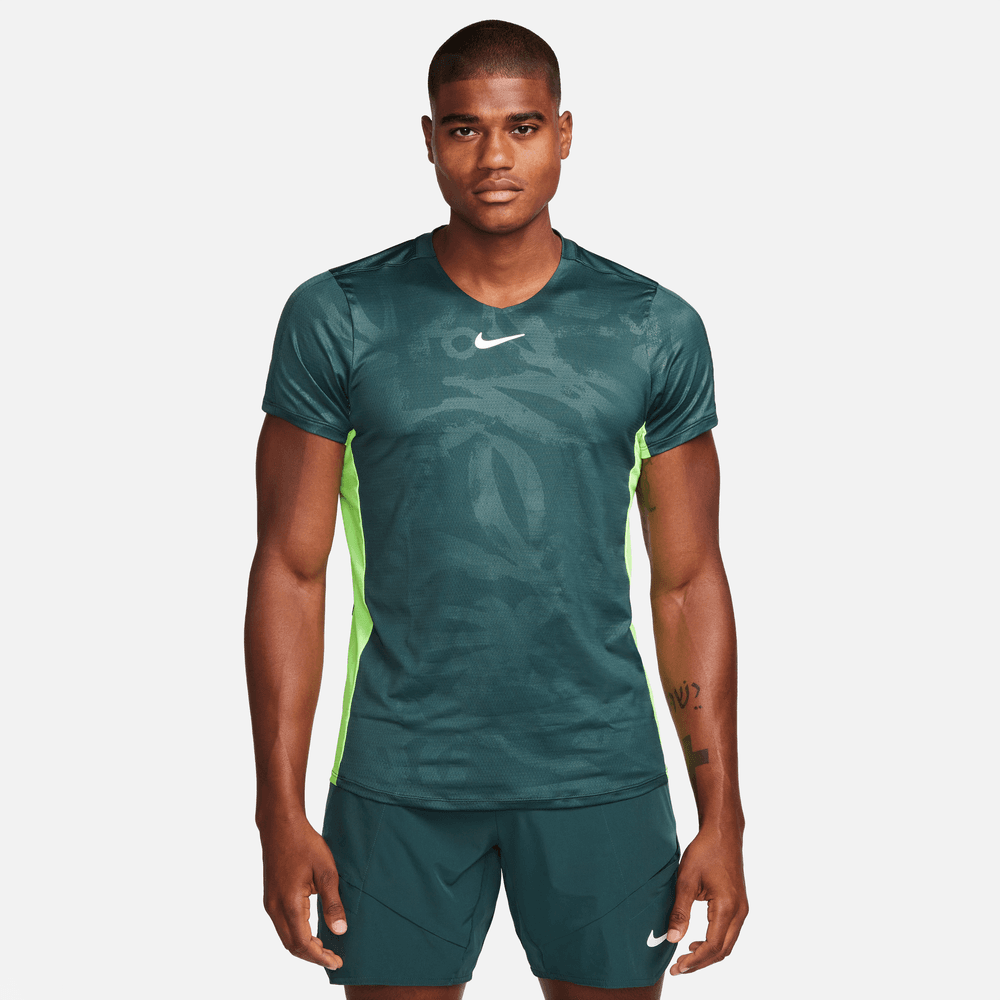 NikeCourt Dri-FIT Advantage Baskılı Erkek Tenis Üstü