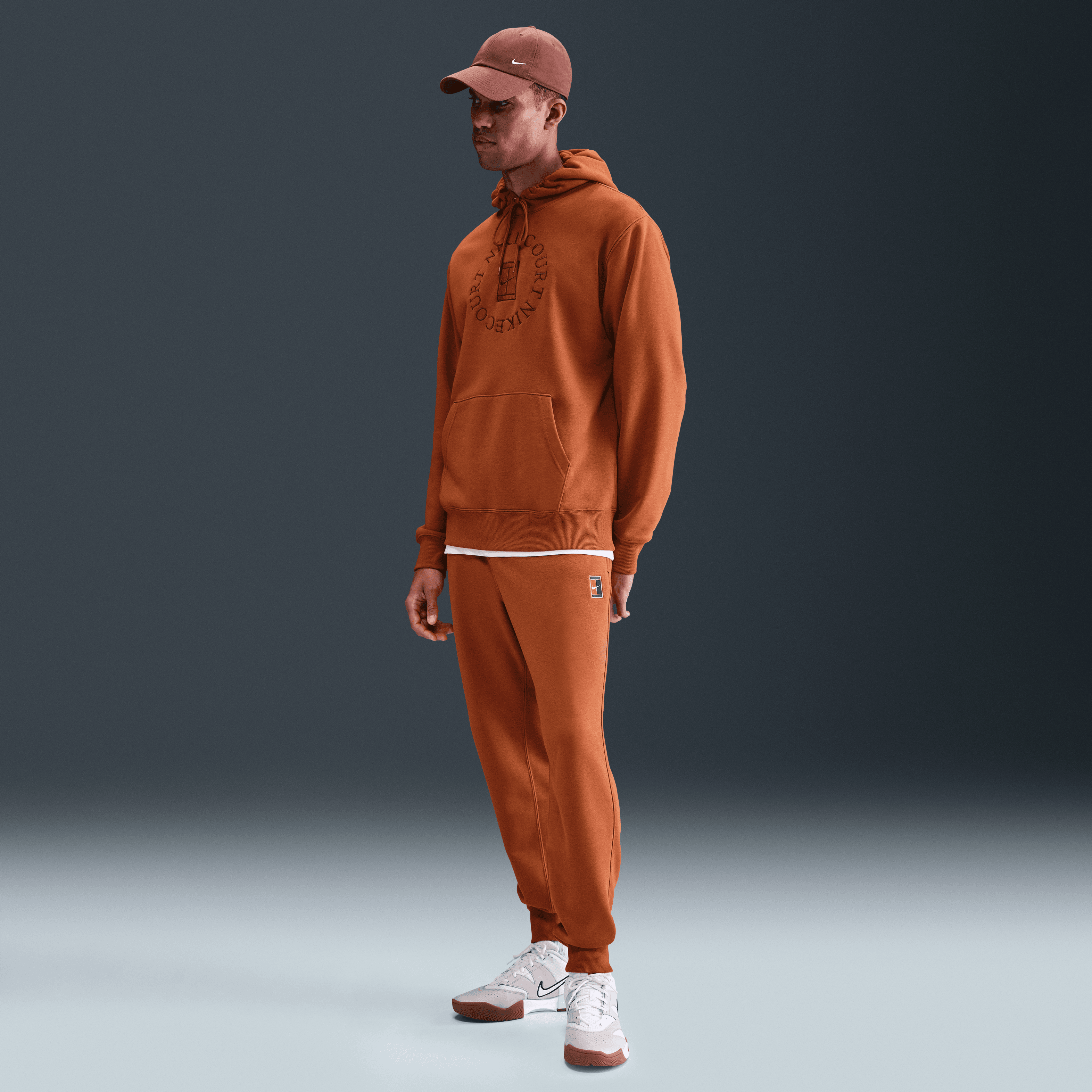 NikeCourt Heritage Dri-FIT Fleece Erkek Tenis Jogger'ı