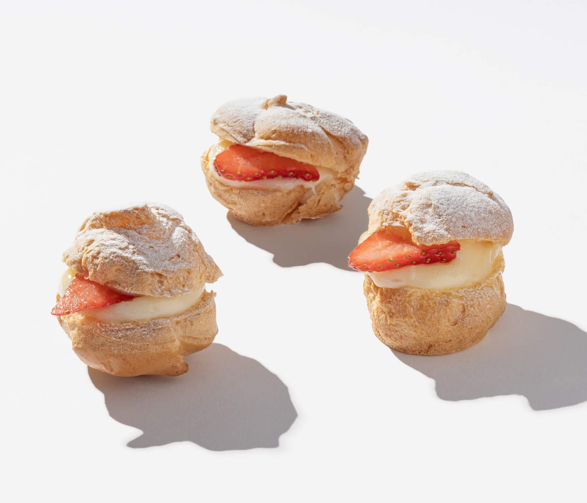 Çilekli Profiterol -15 Ad