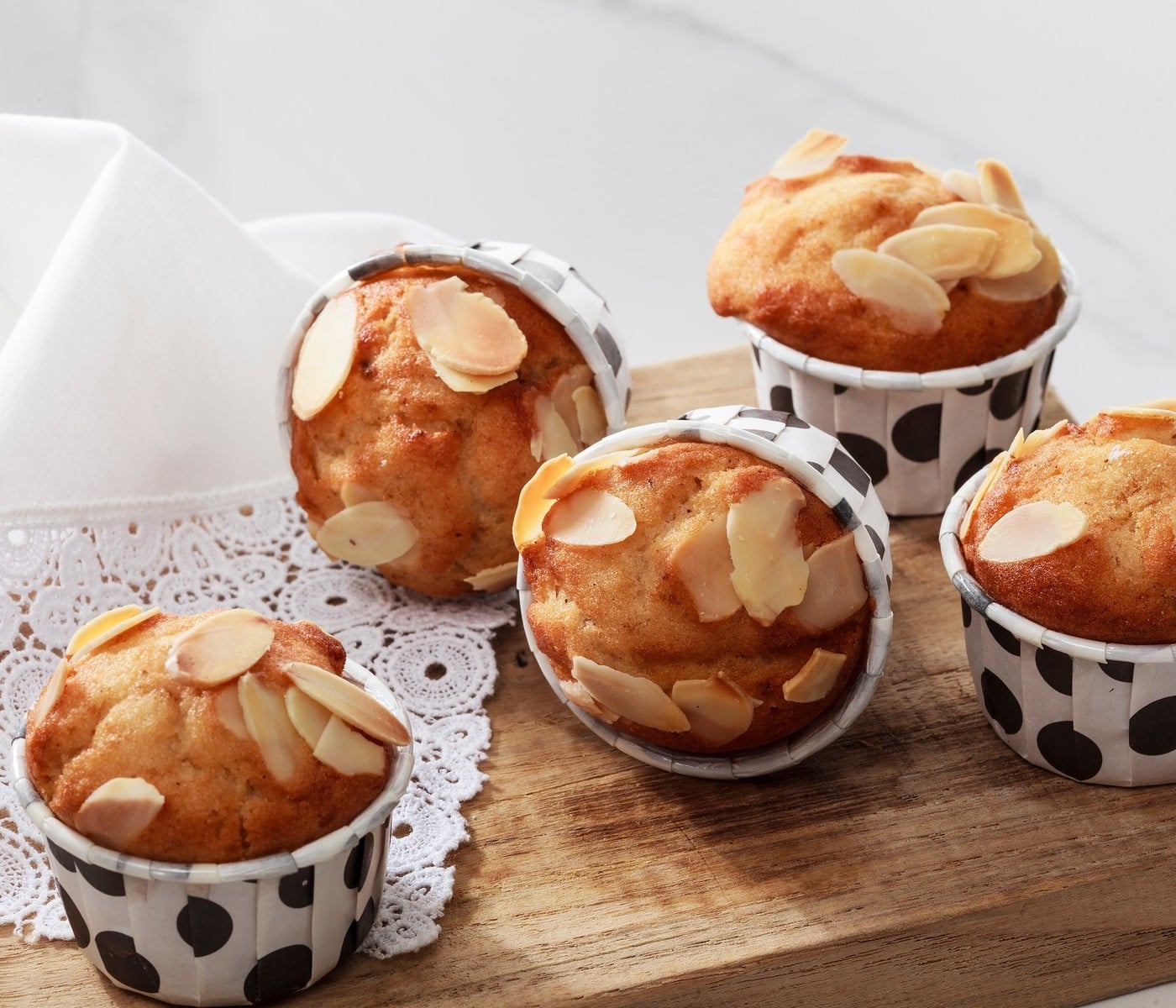 Pirinç Unlu Bademli Muffin-15 Ad