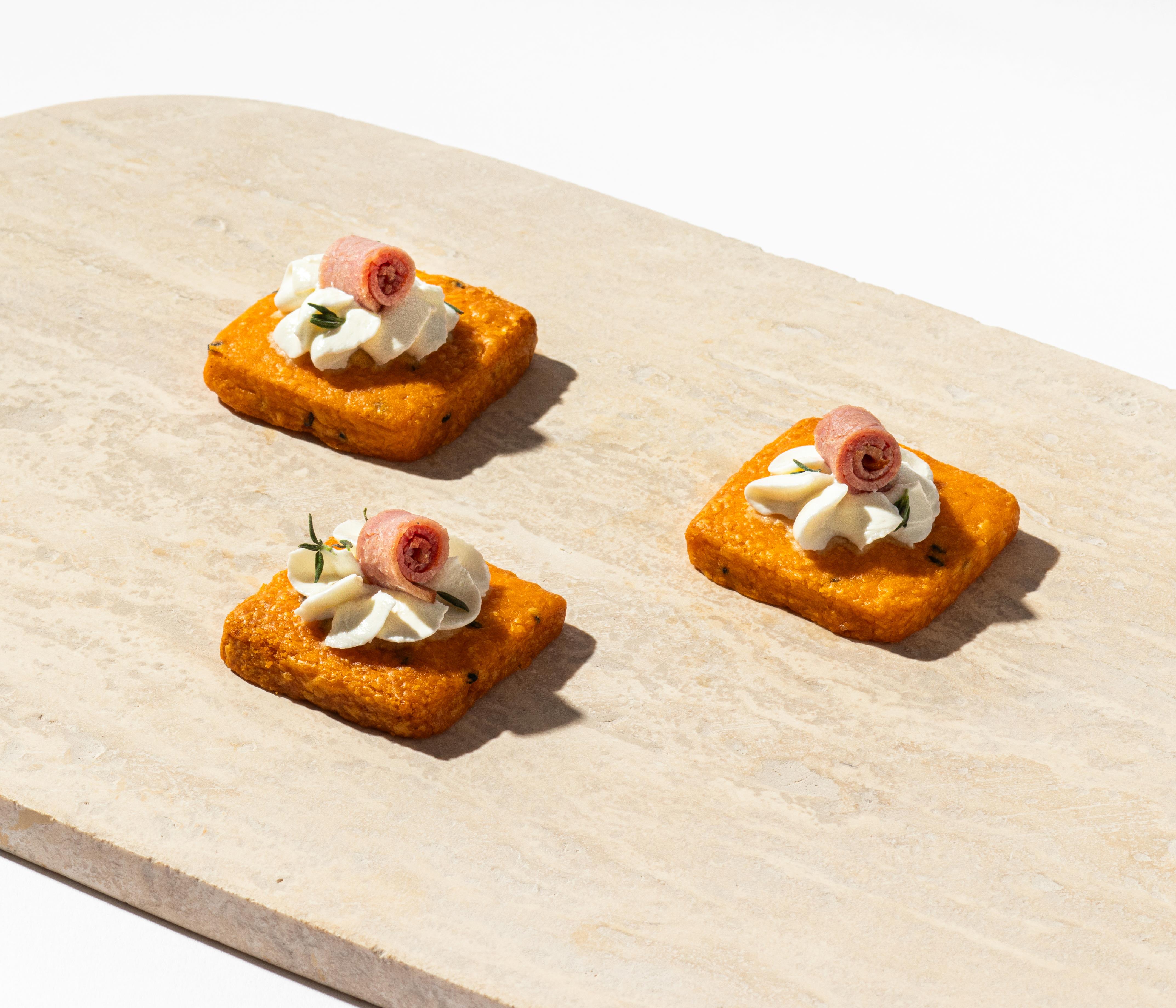 Roast Beef Canapé - 15 pcs