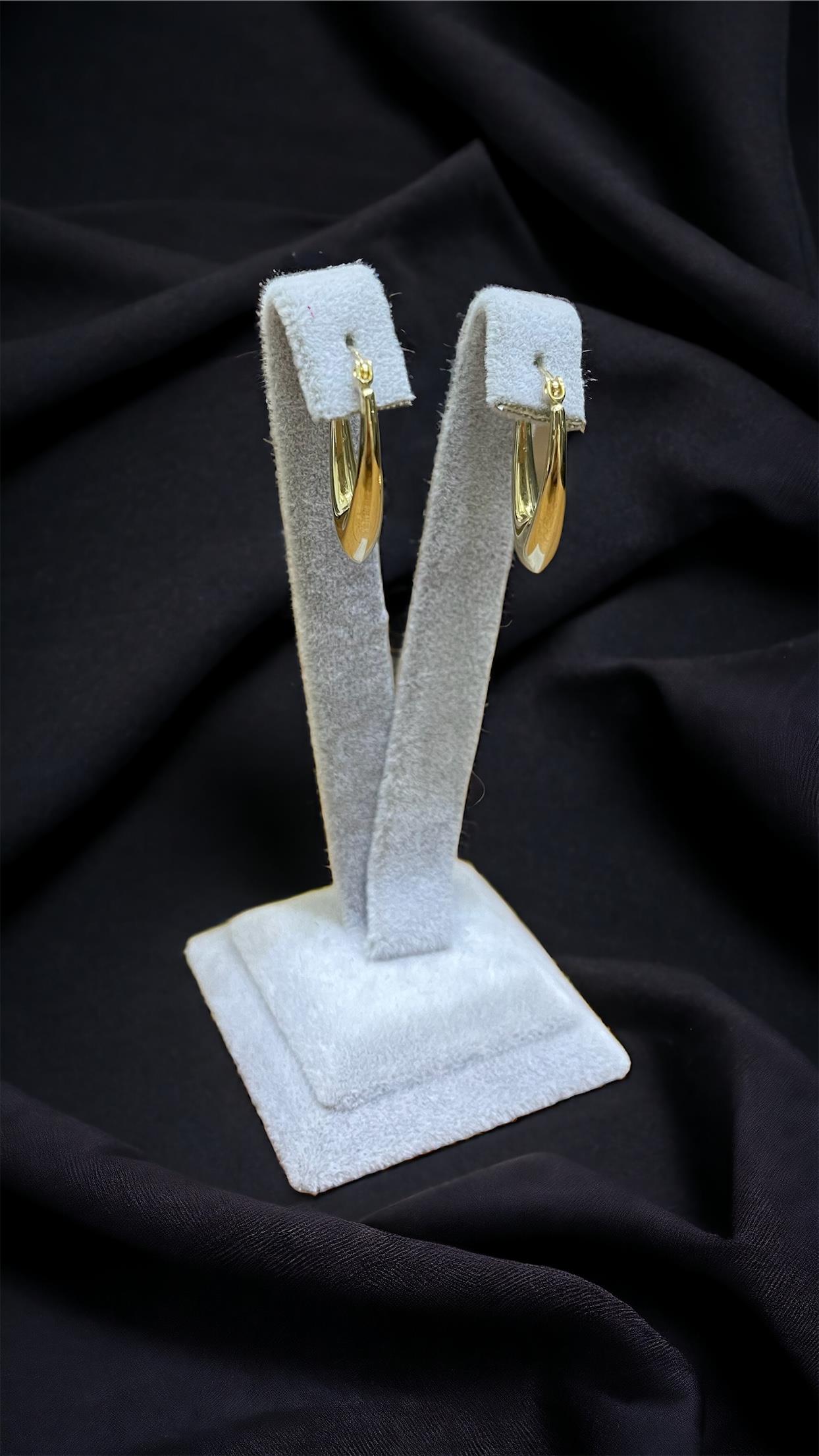 14 Ayar Altın Üçgen Küpe