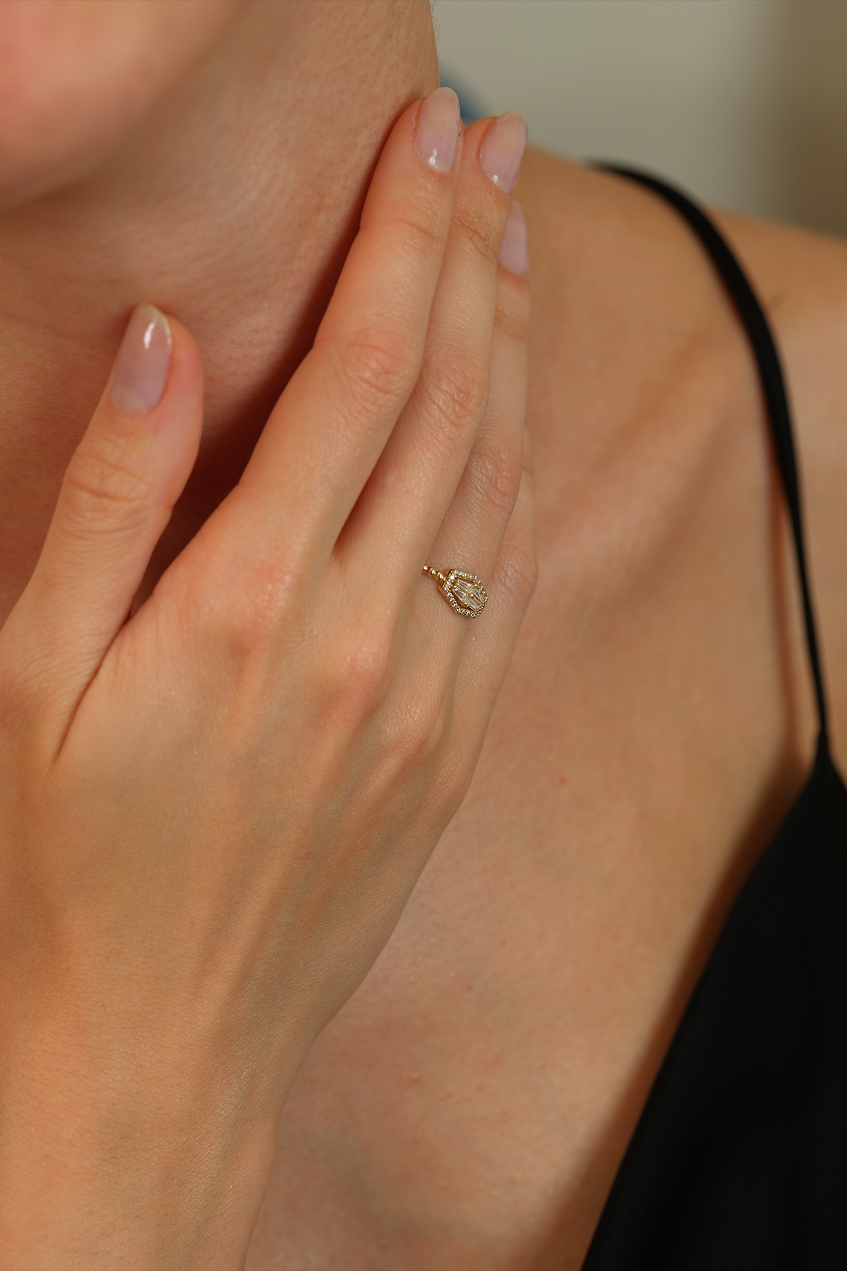 14 Ayar Altın Baget Eklem Yüzük