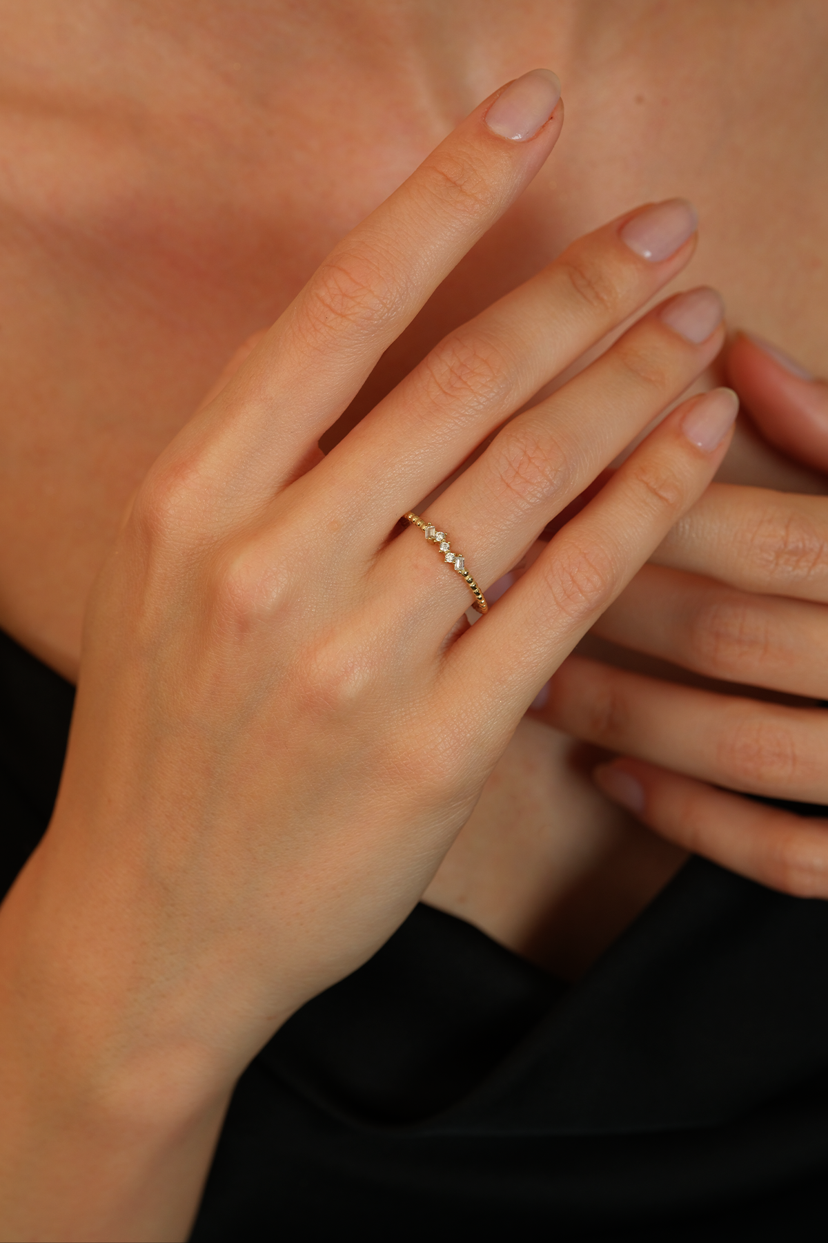 14 Ayar Altın Baget Taşlı Çıtır Yüzük