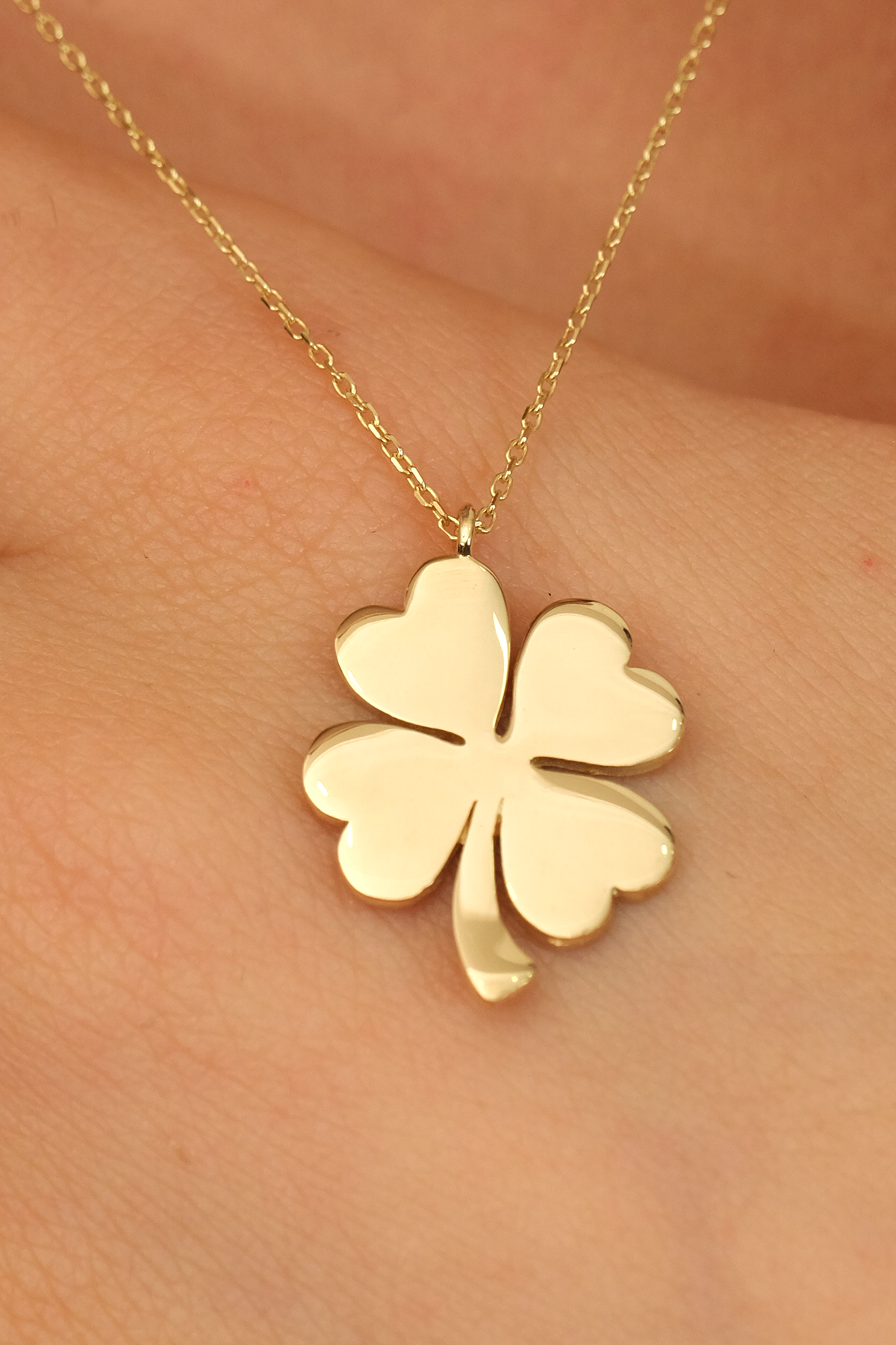 14 Ayar Altın Büyük Yonca Kolye