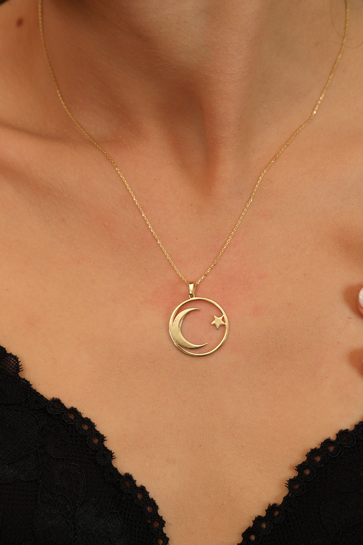 14 Ayar Altın Çerçeveli Ay Yıldız Kolye